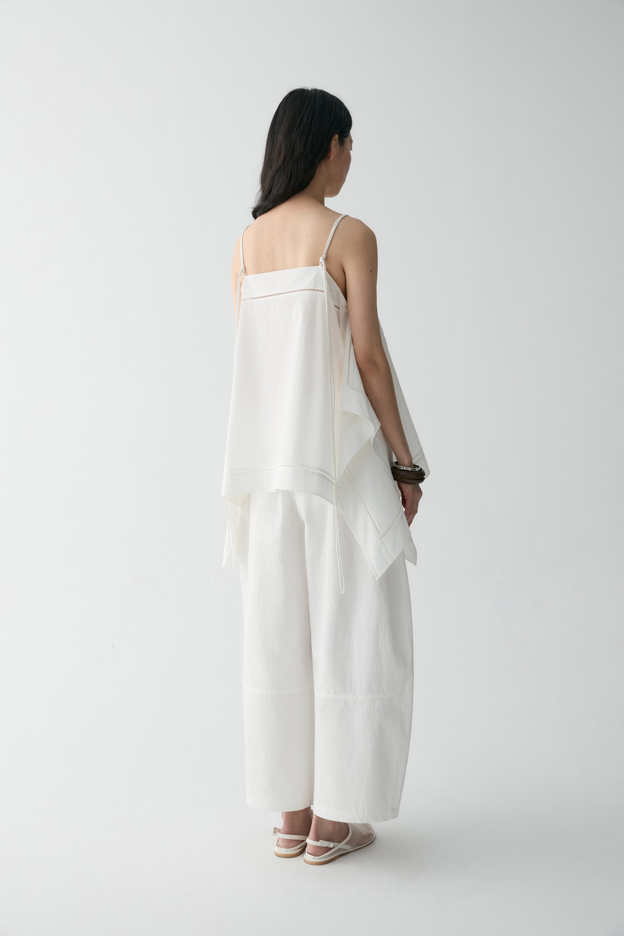 #color_off white