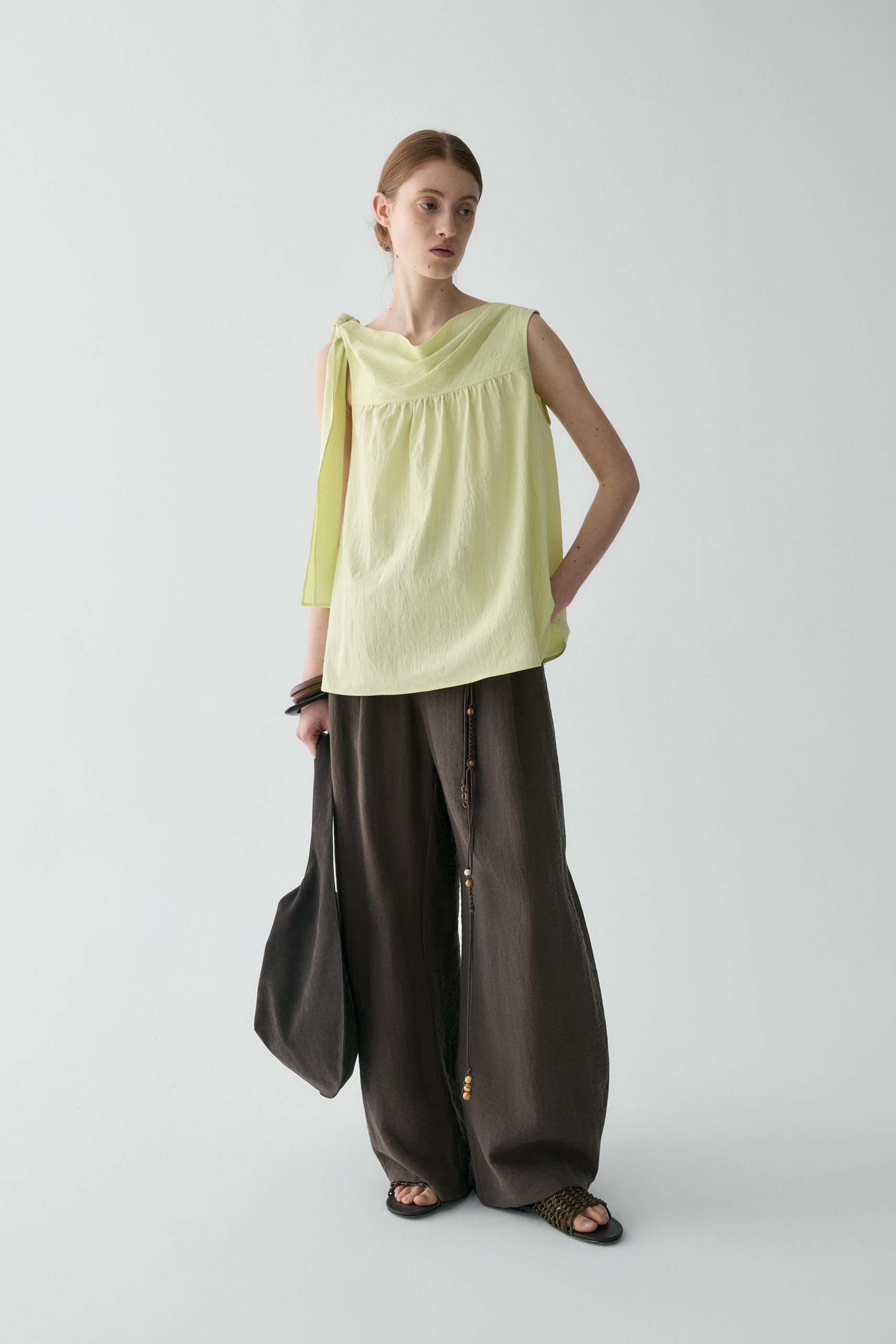 #color_Ivory 
