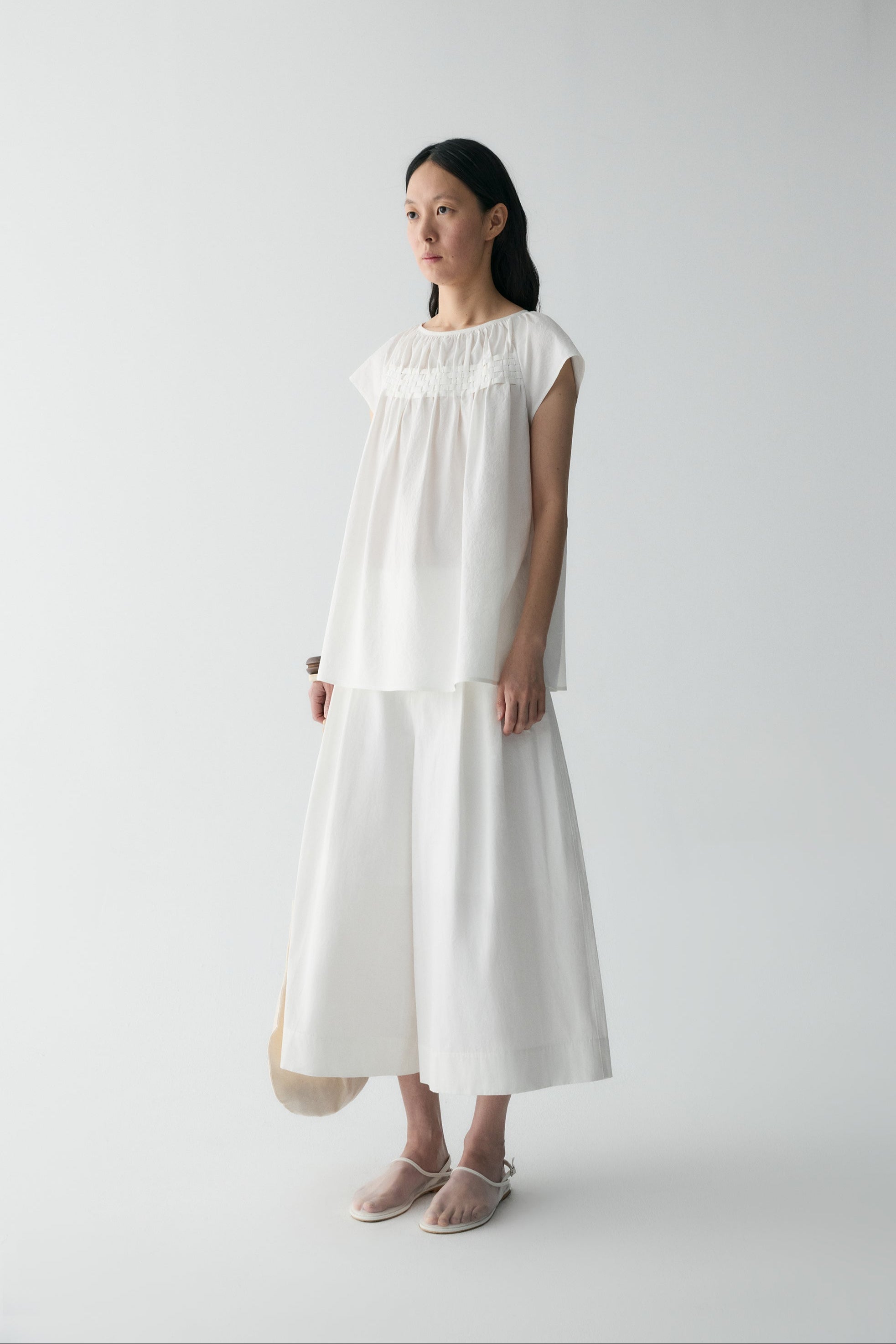 #color_off white