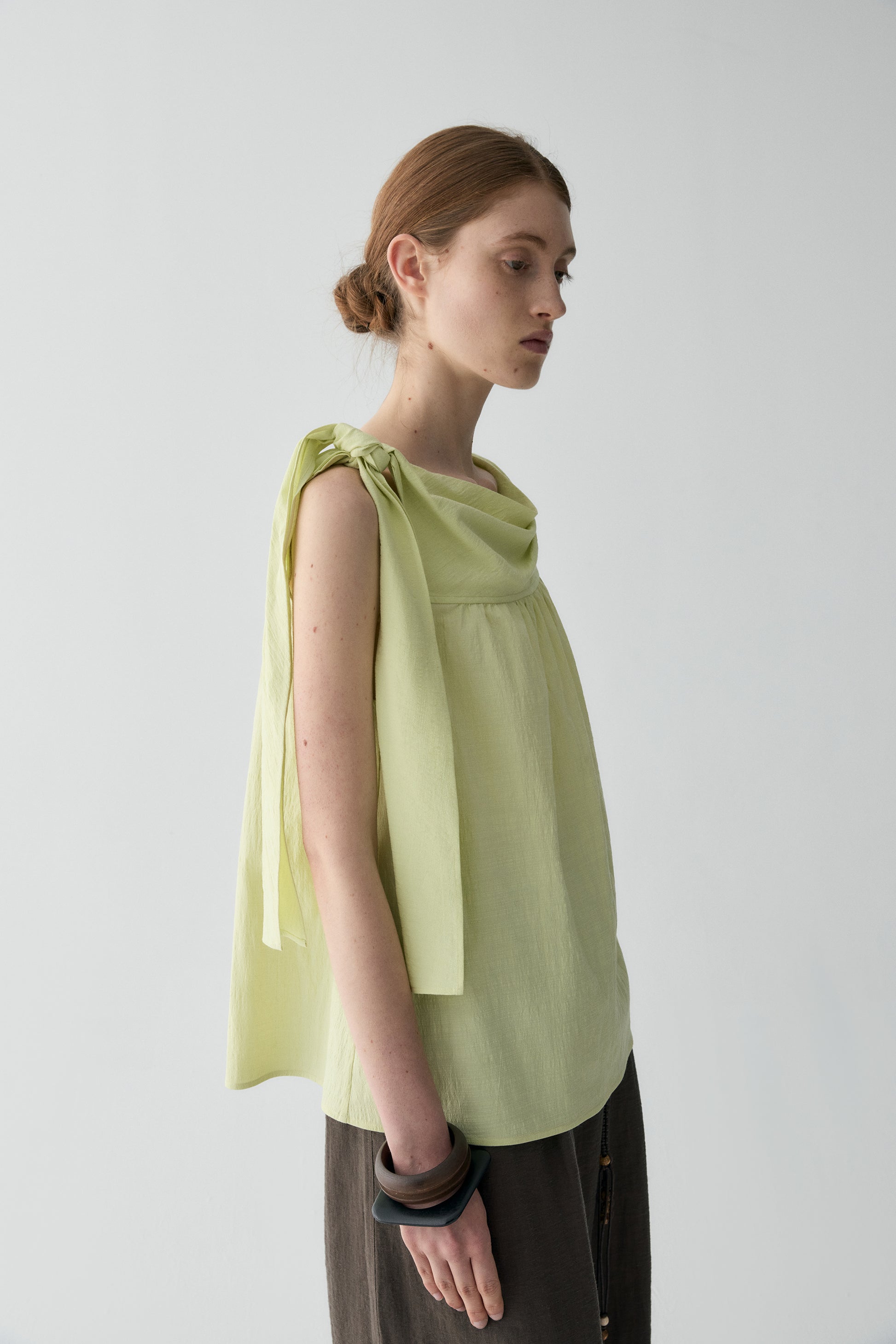 #color_Ivory 