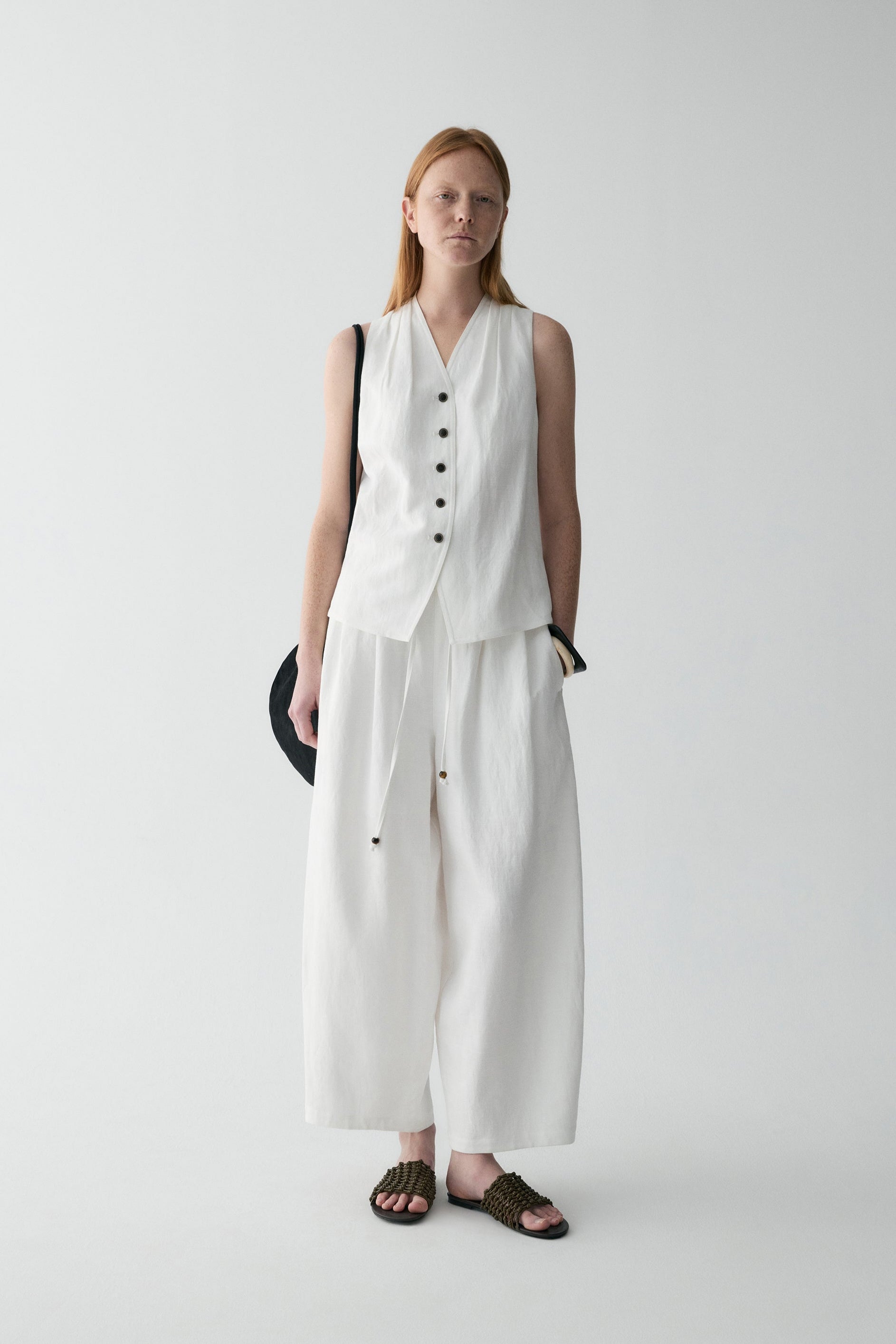 #color_off white