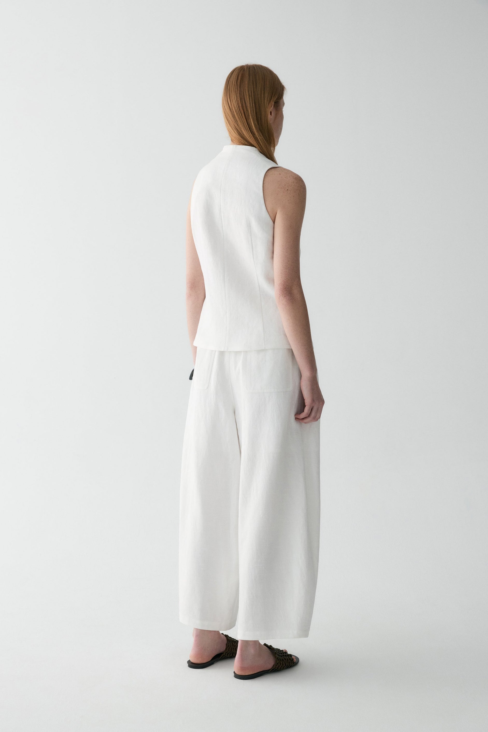 #color_off white