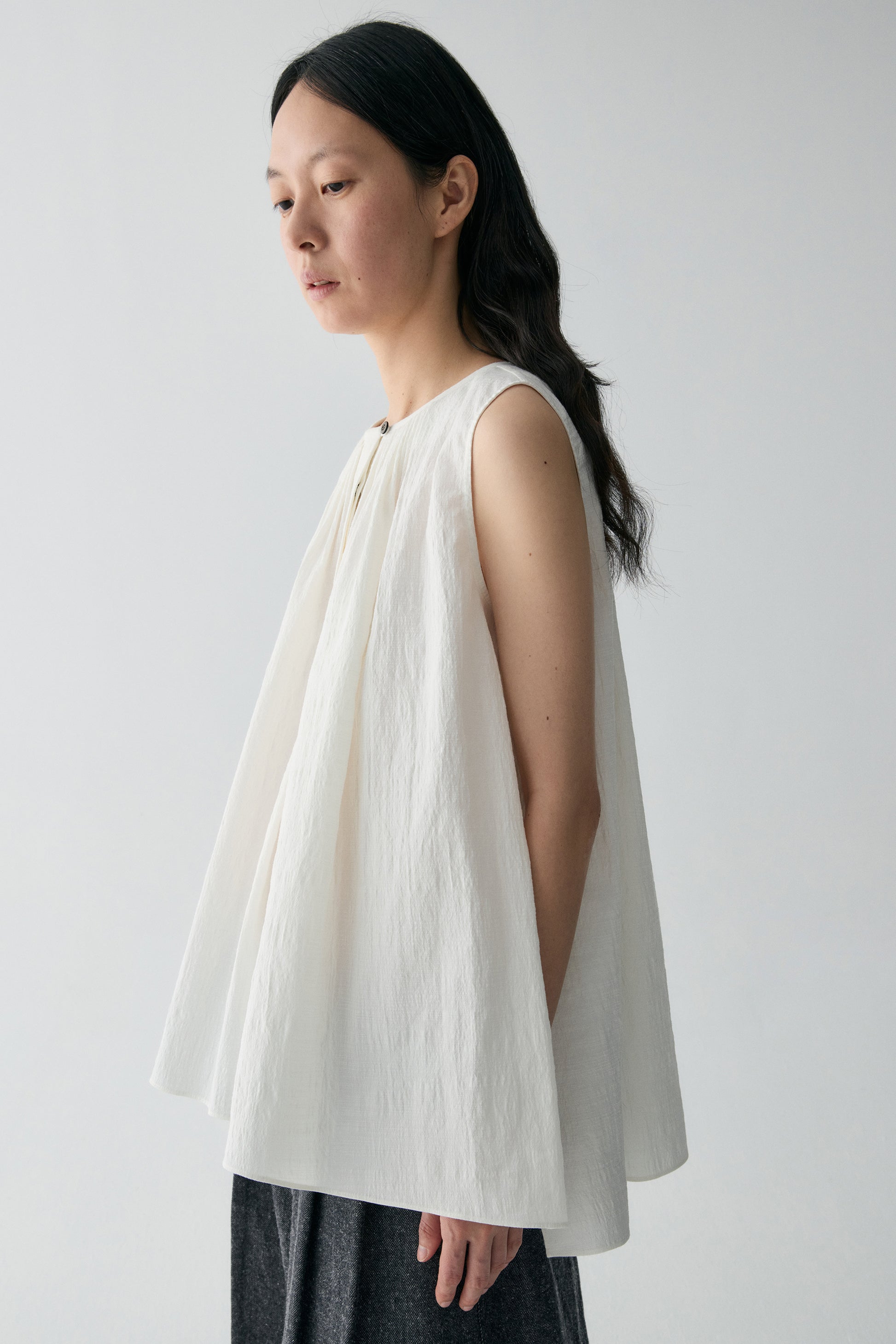 #color_off white