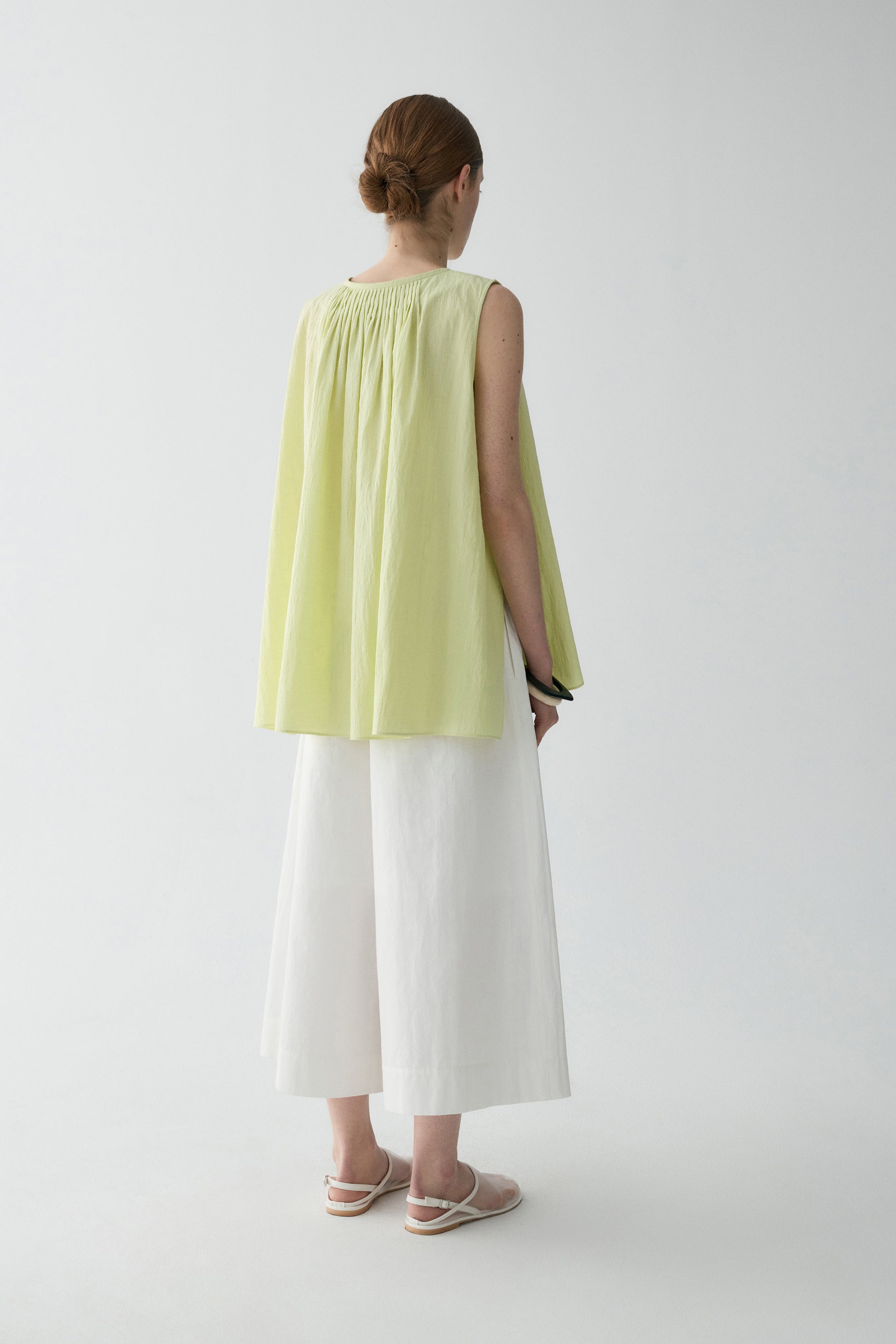 #color_Ivory