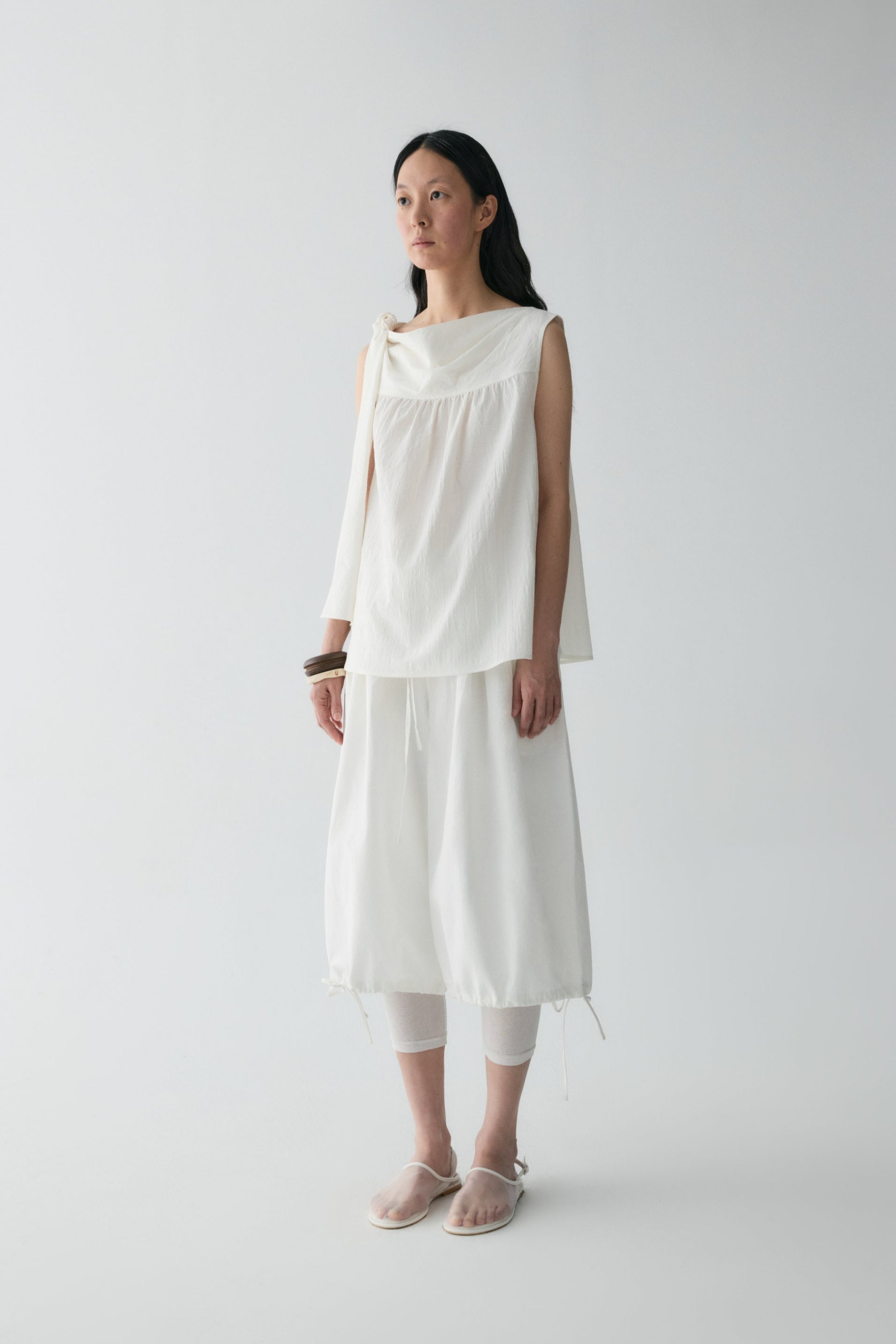 #color_off white