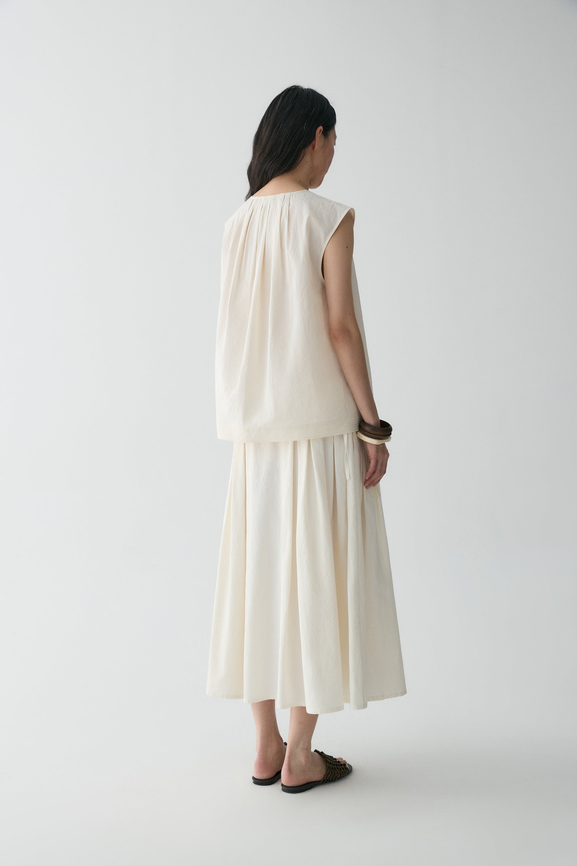 #color_cream white