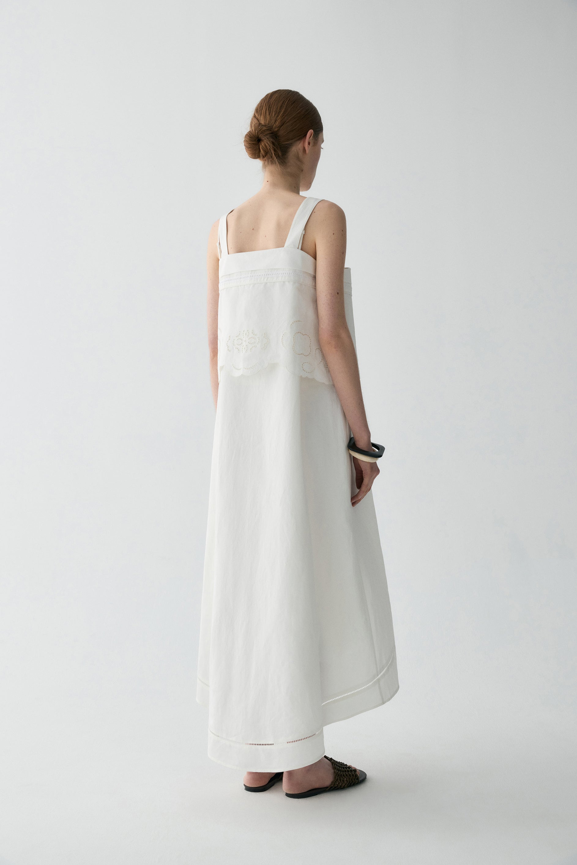 #color_off white