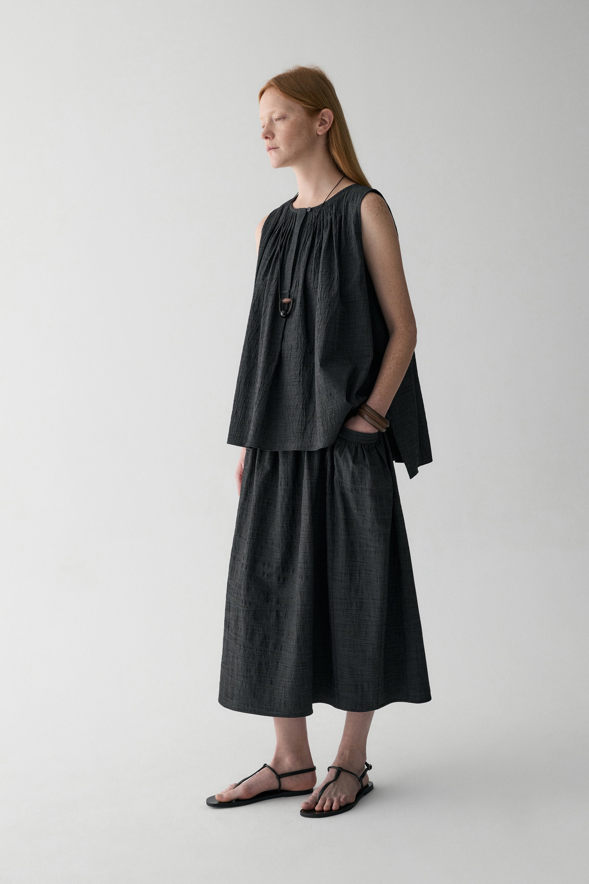 #color_black ash