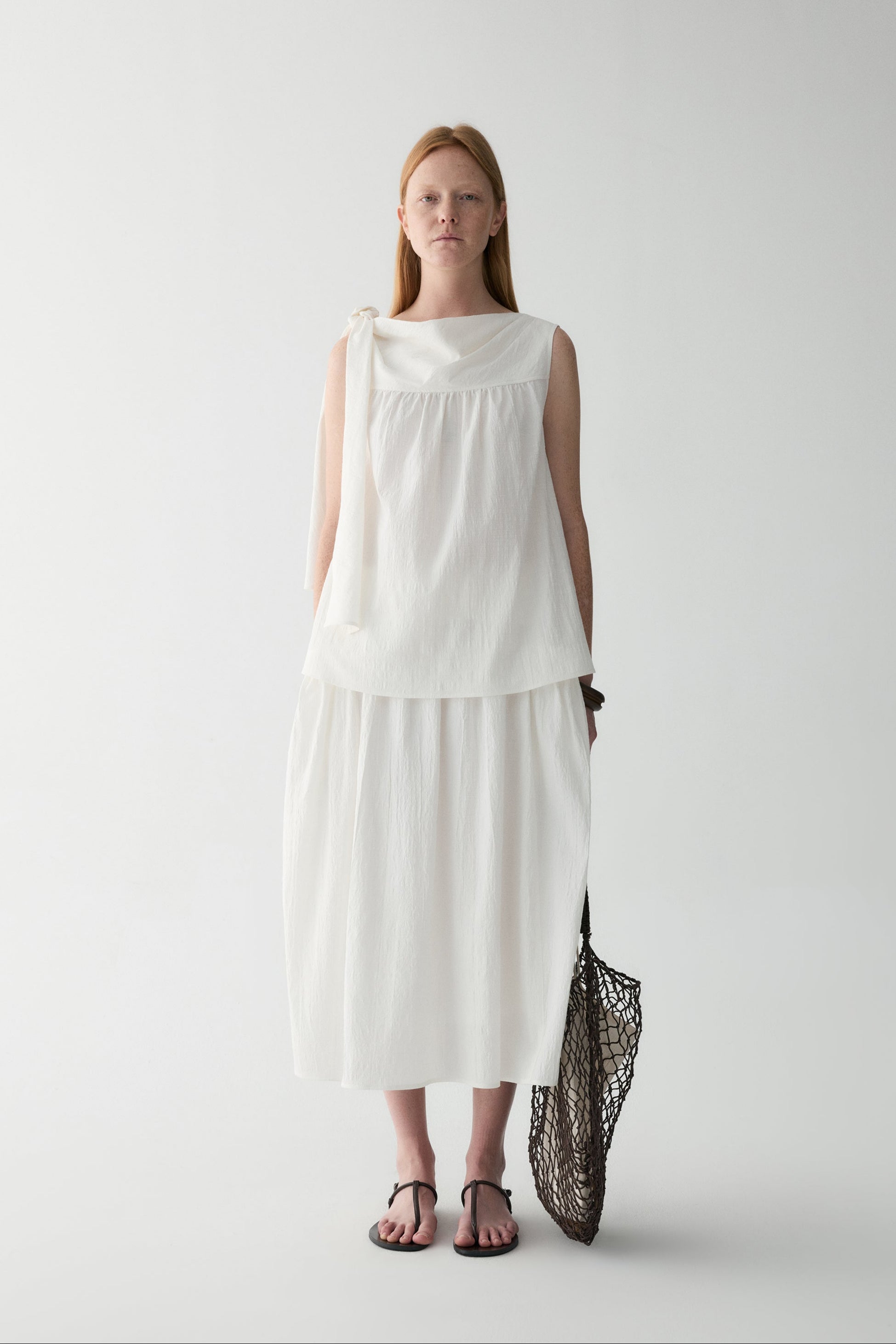 #color_off white