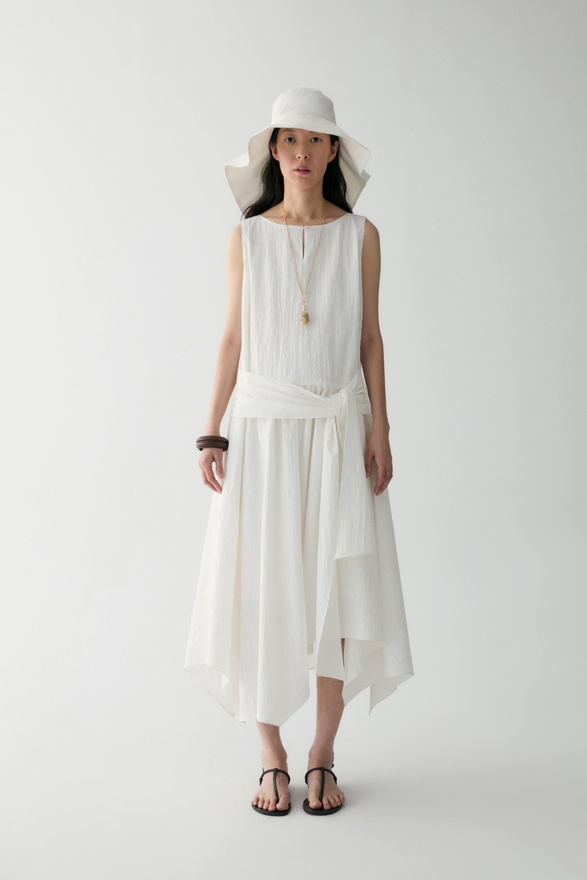 #color_off white