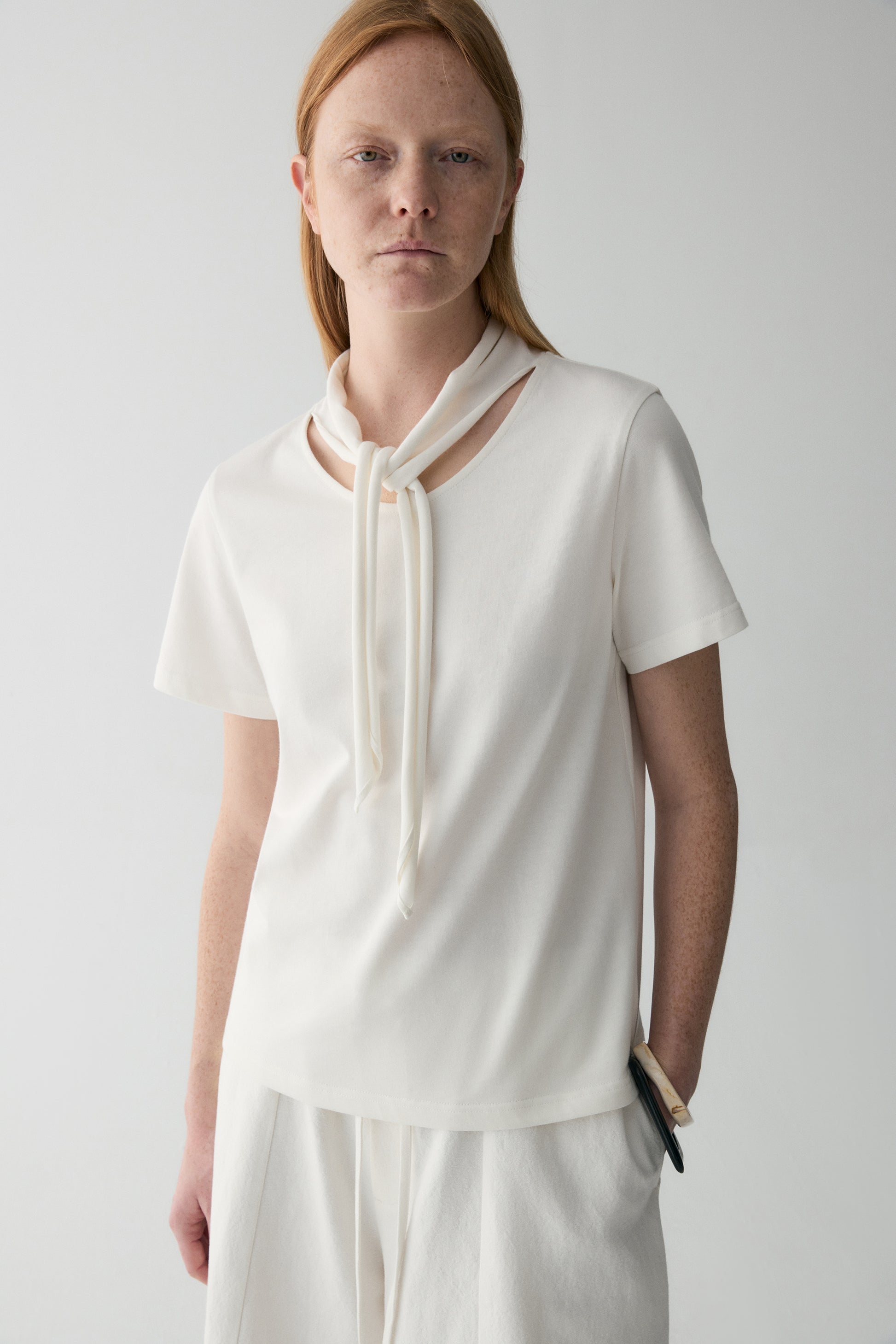 #color_off white