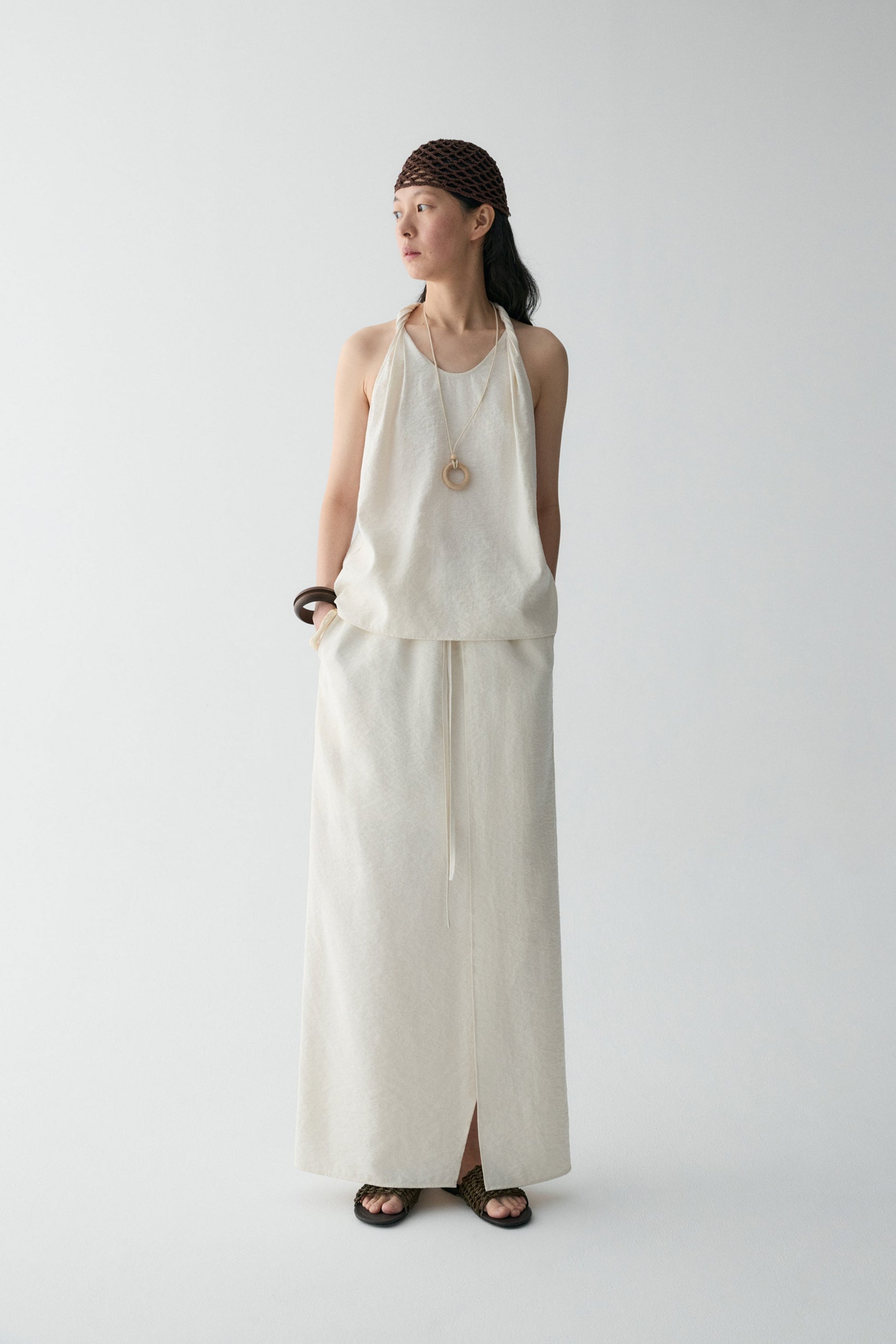 #color_off white