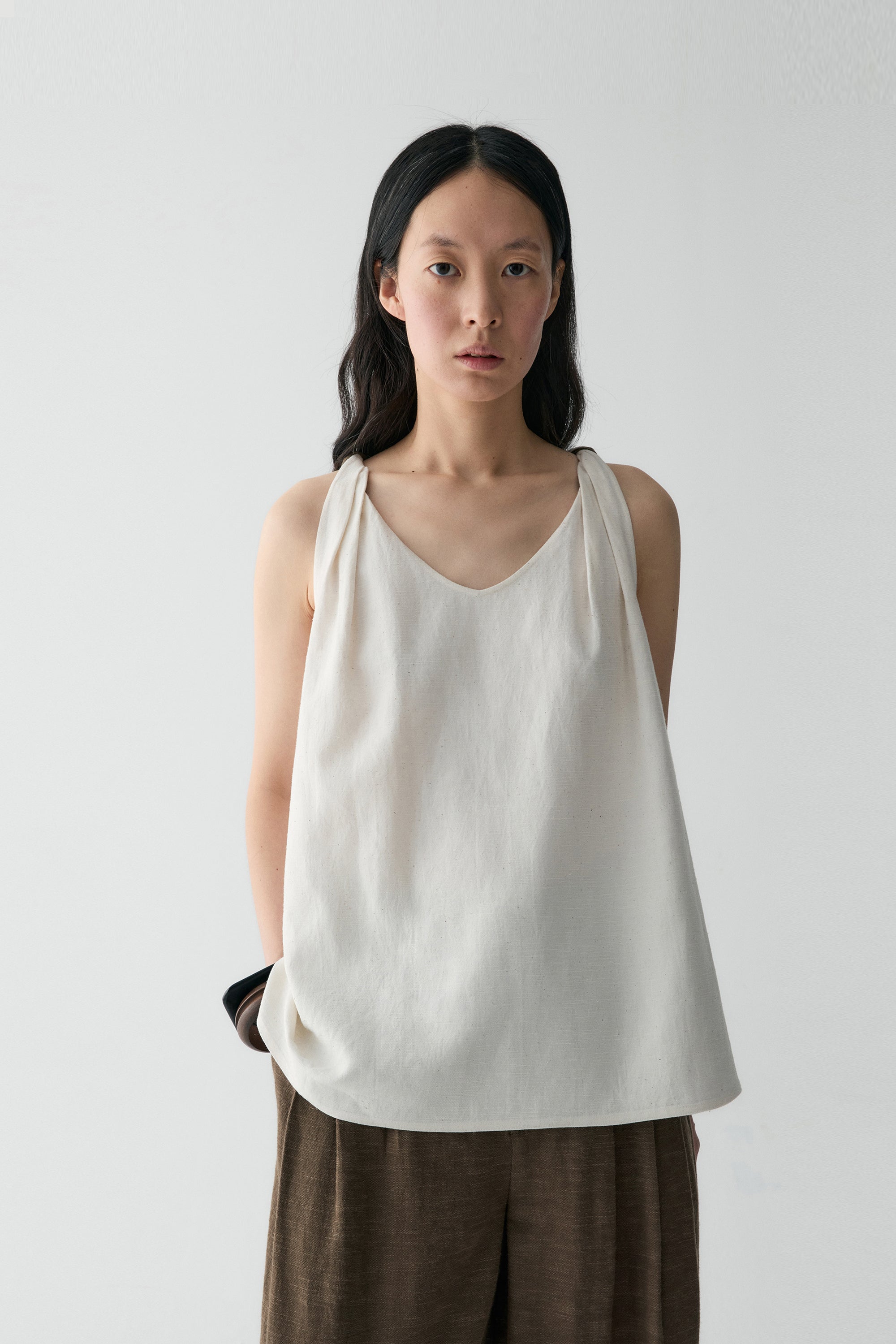 #color_off white