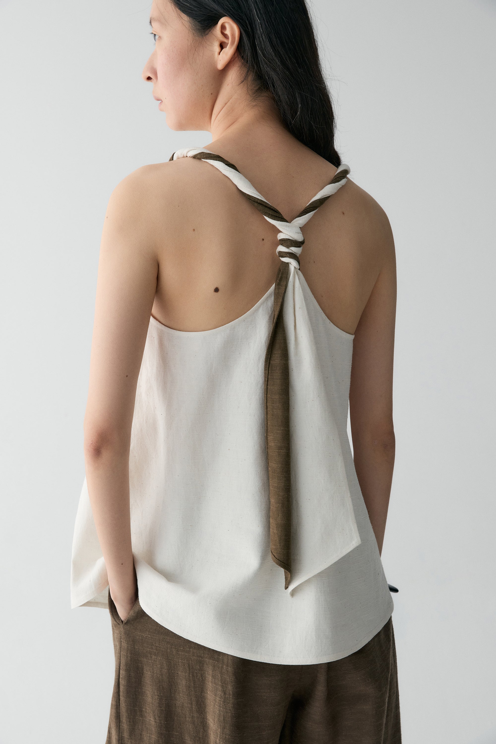 #color_off white