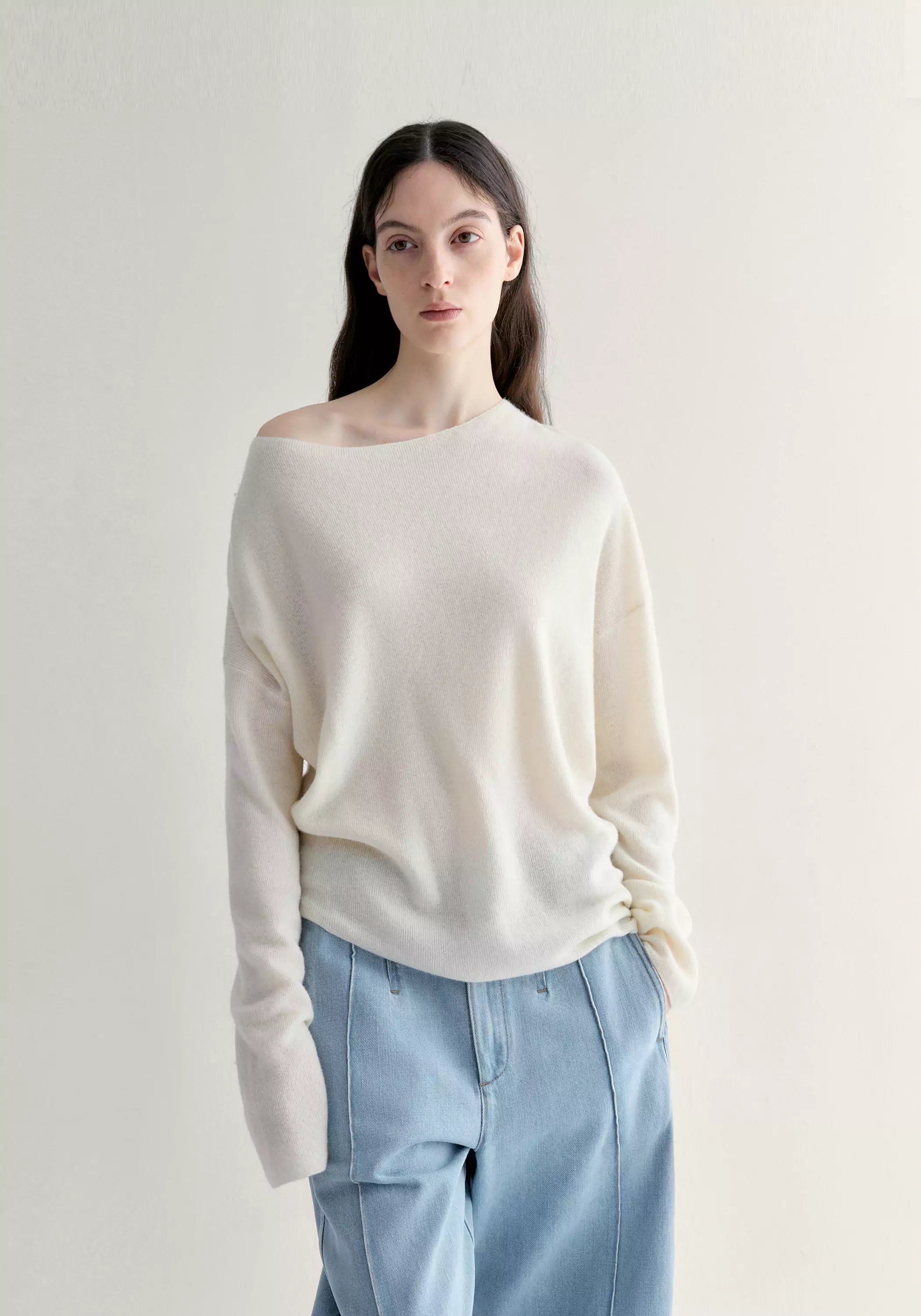 #color_off white