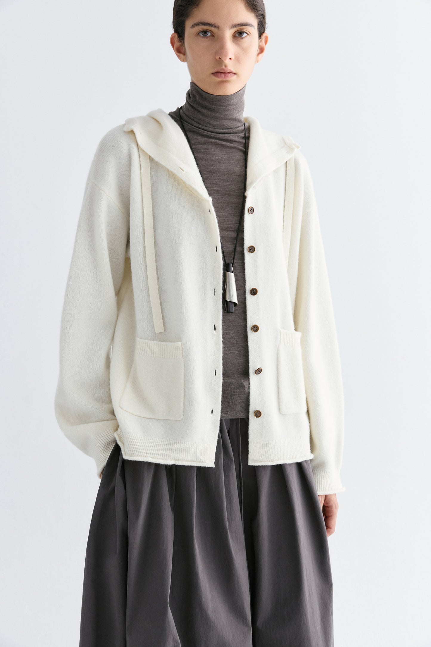#color_cream white