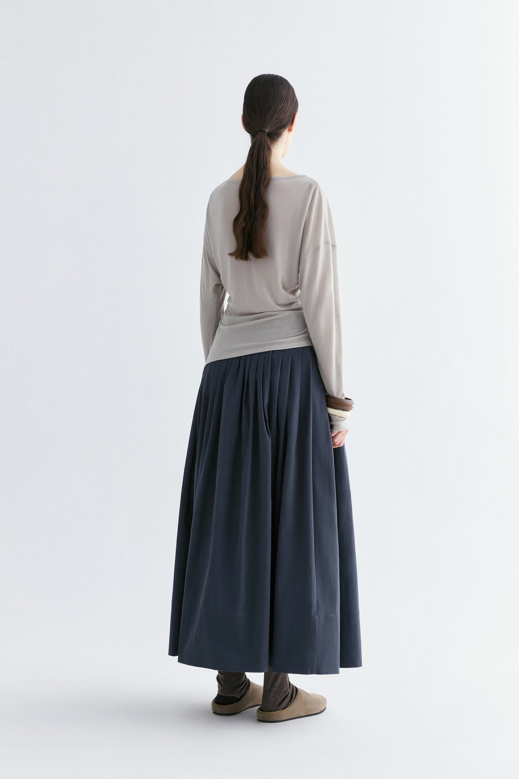 #color_mid gray