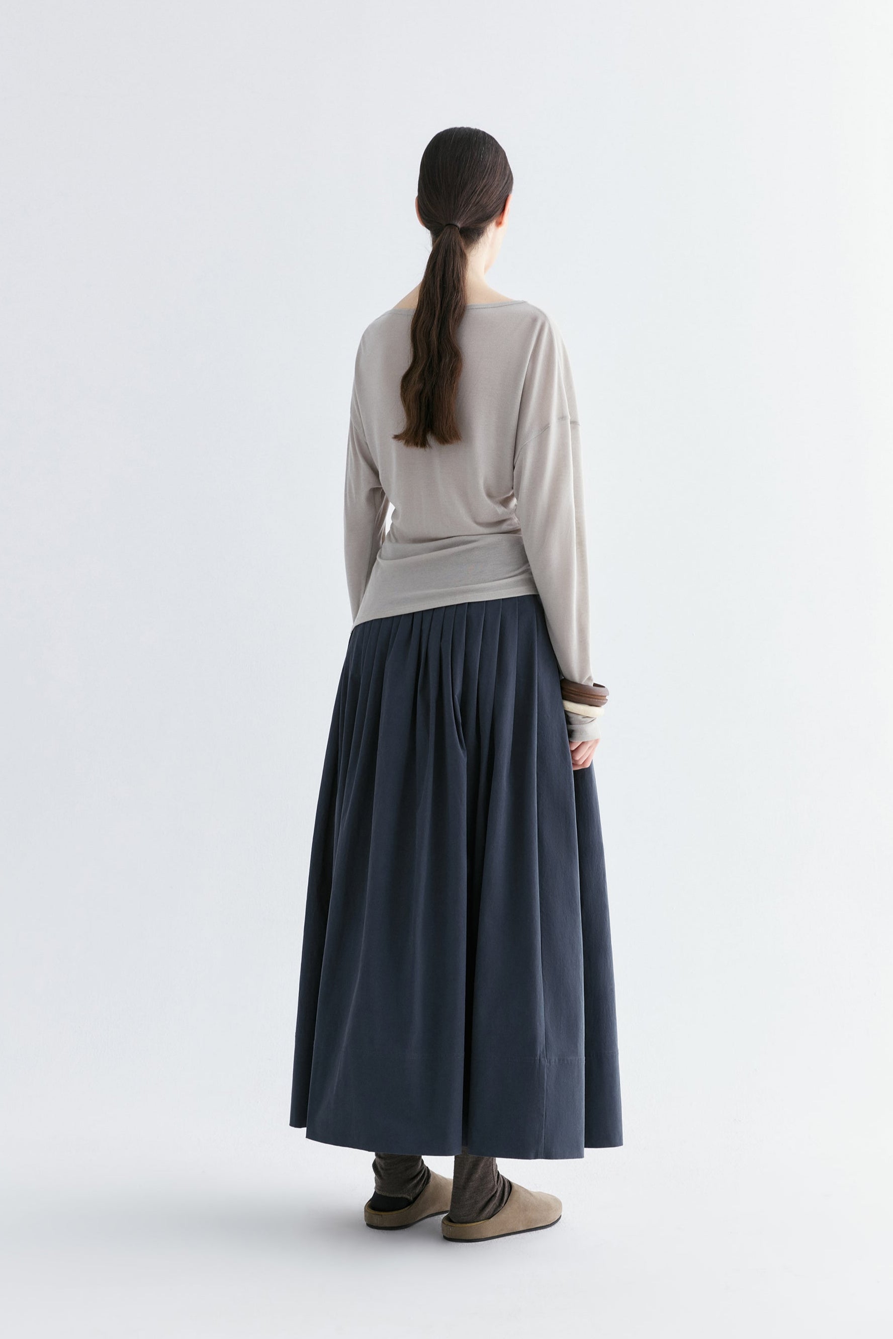 #color_mid gray