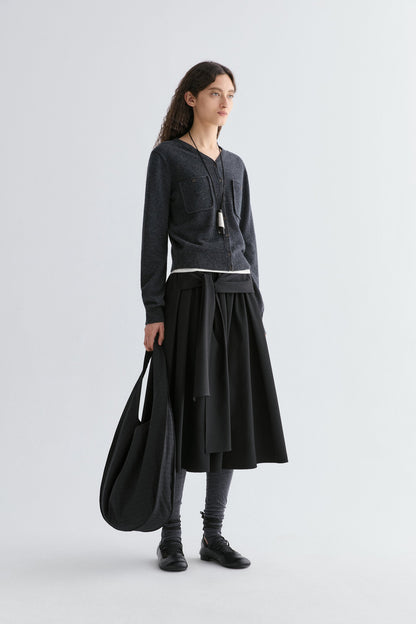 #color_black ash