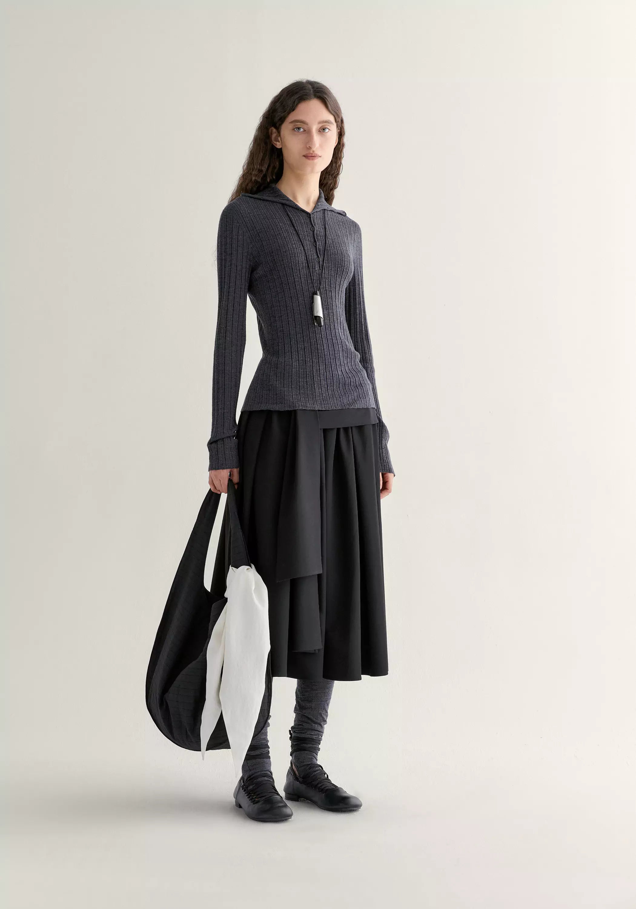 #color_black ash