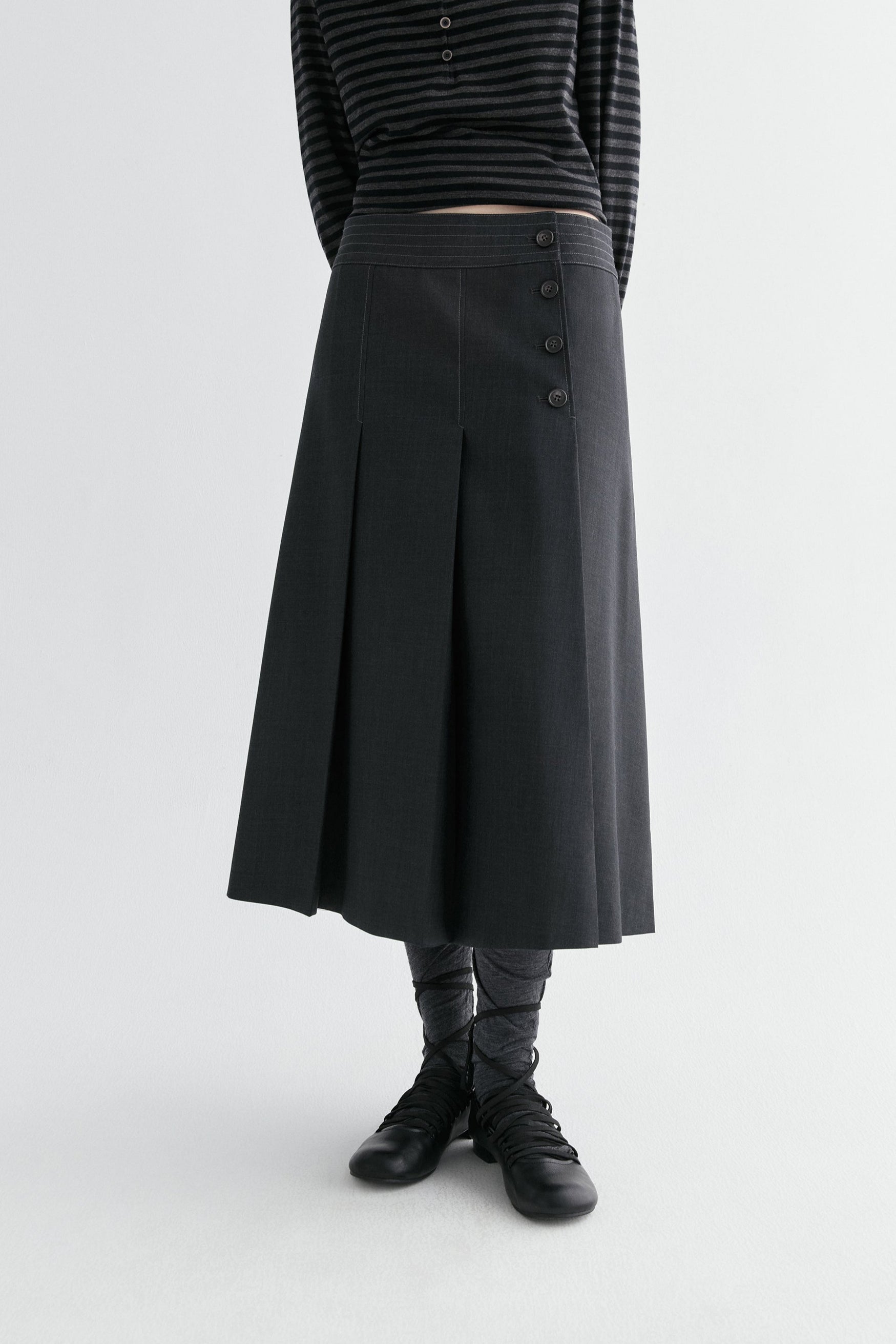 #color_dark gray