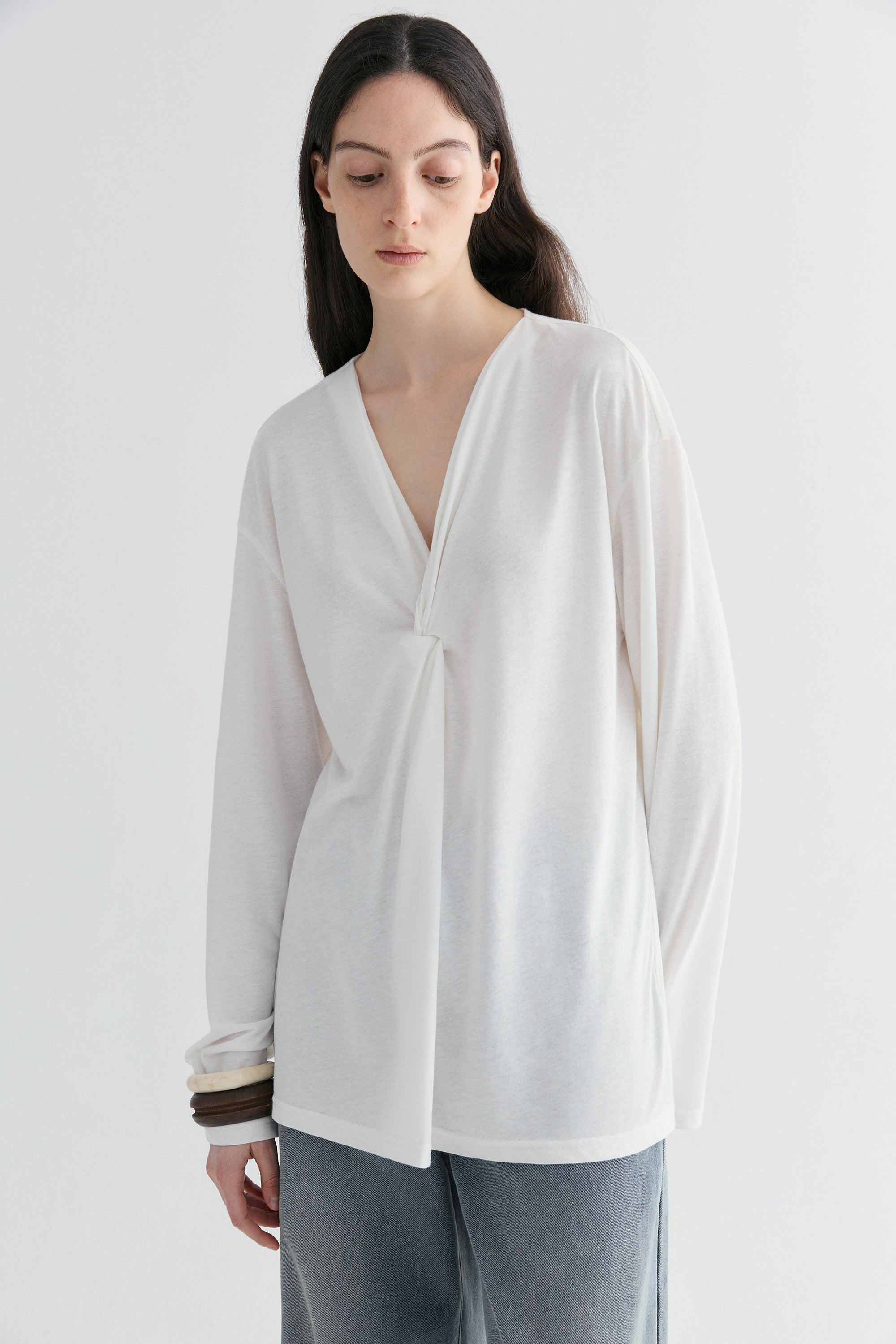 #color_off white