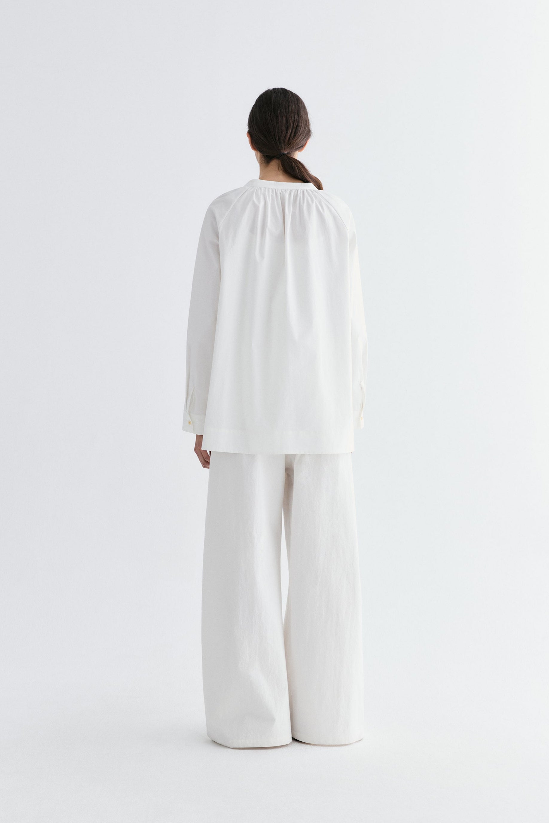 #color_off white