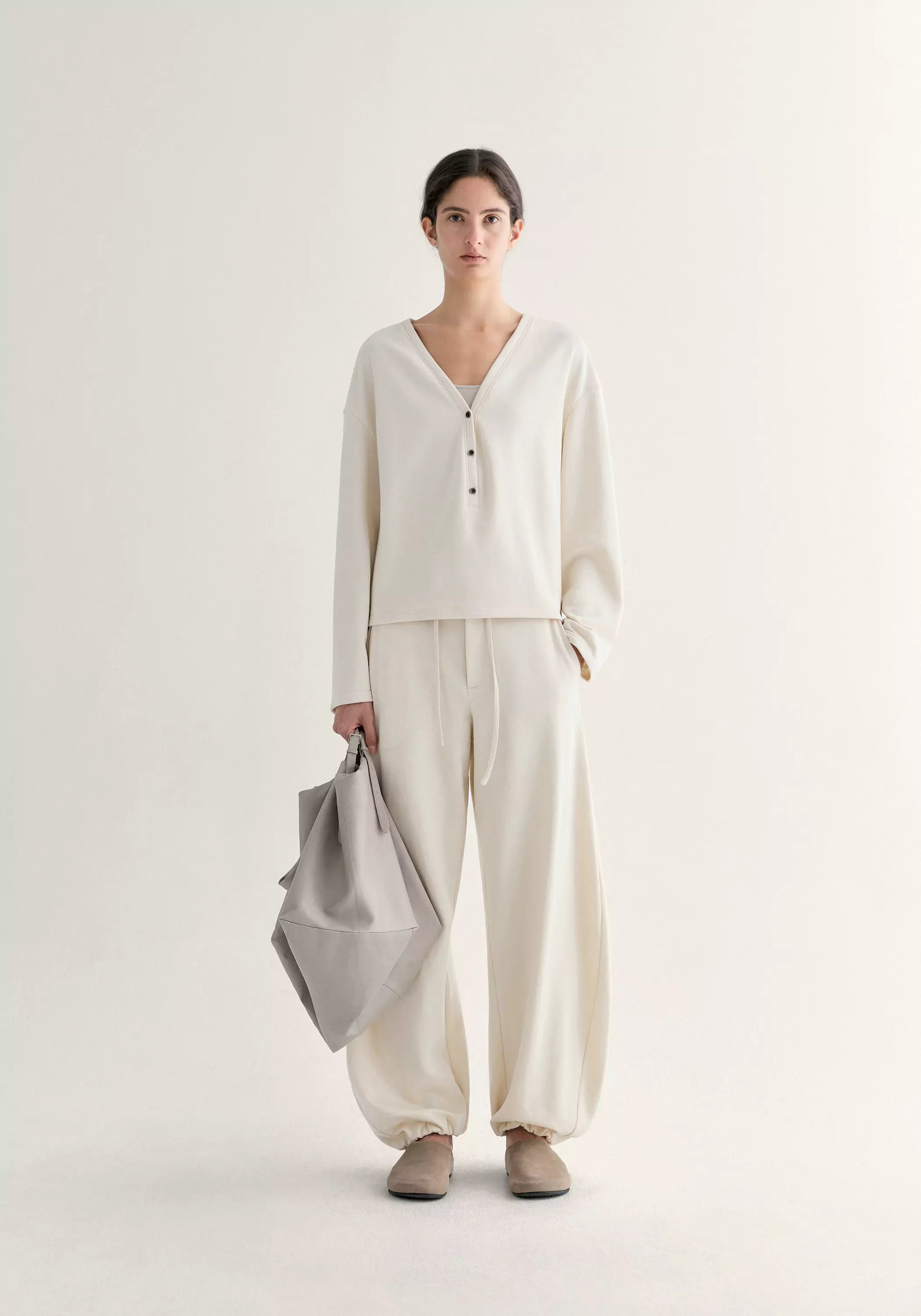 #color_cream white