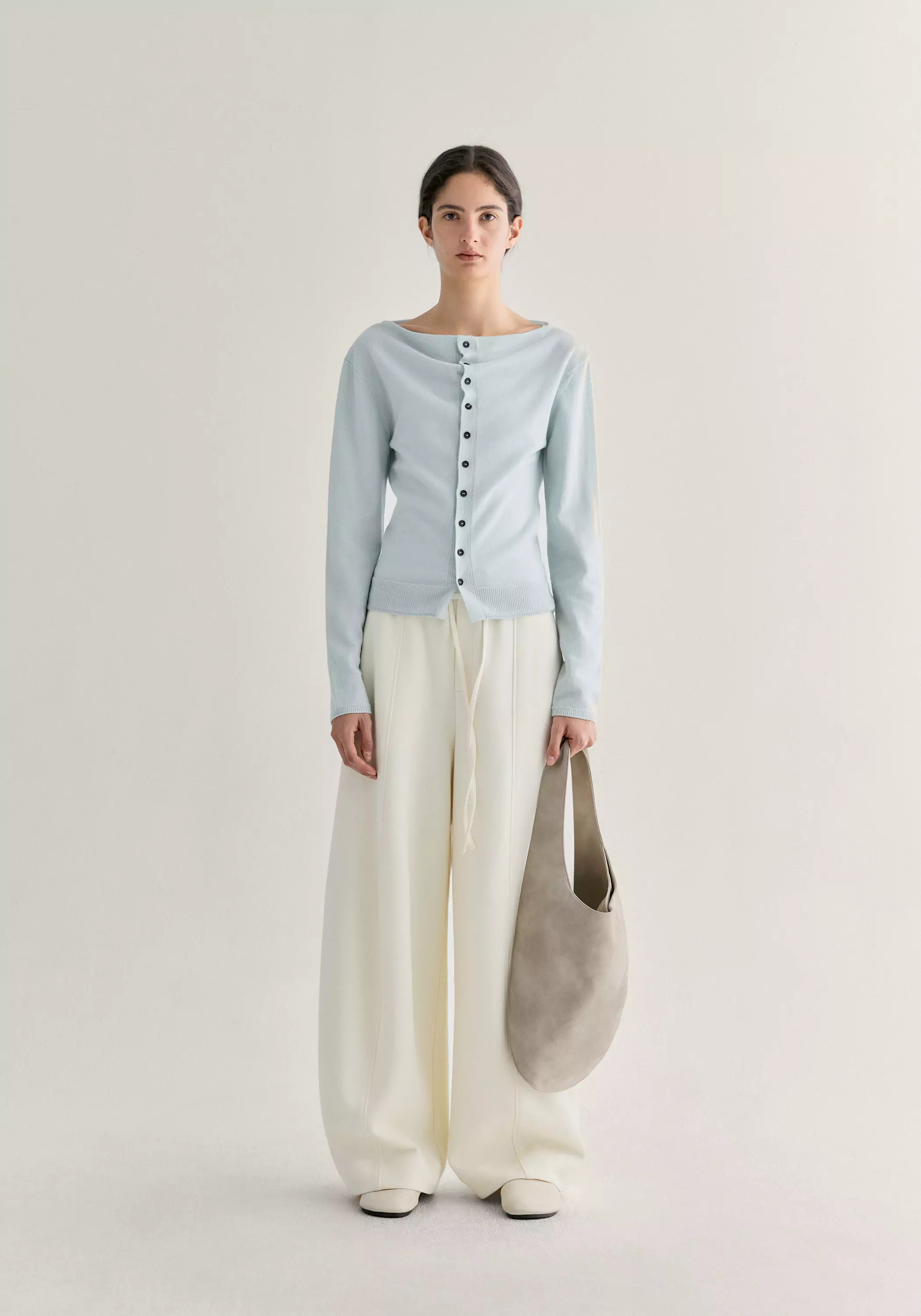 #color_off white
