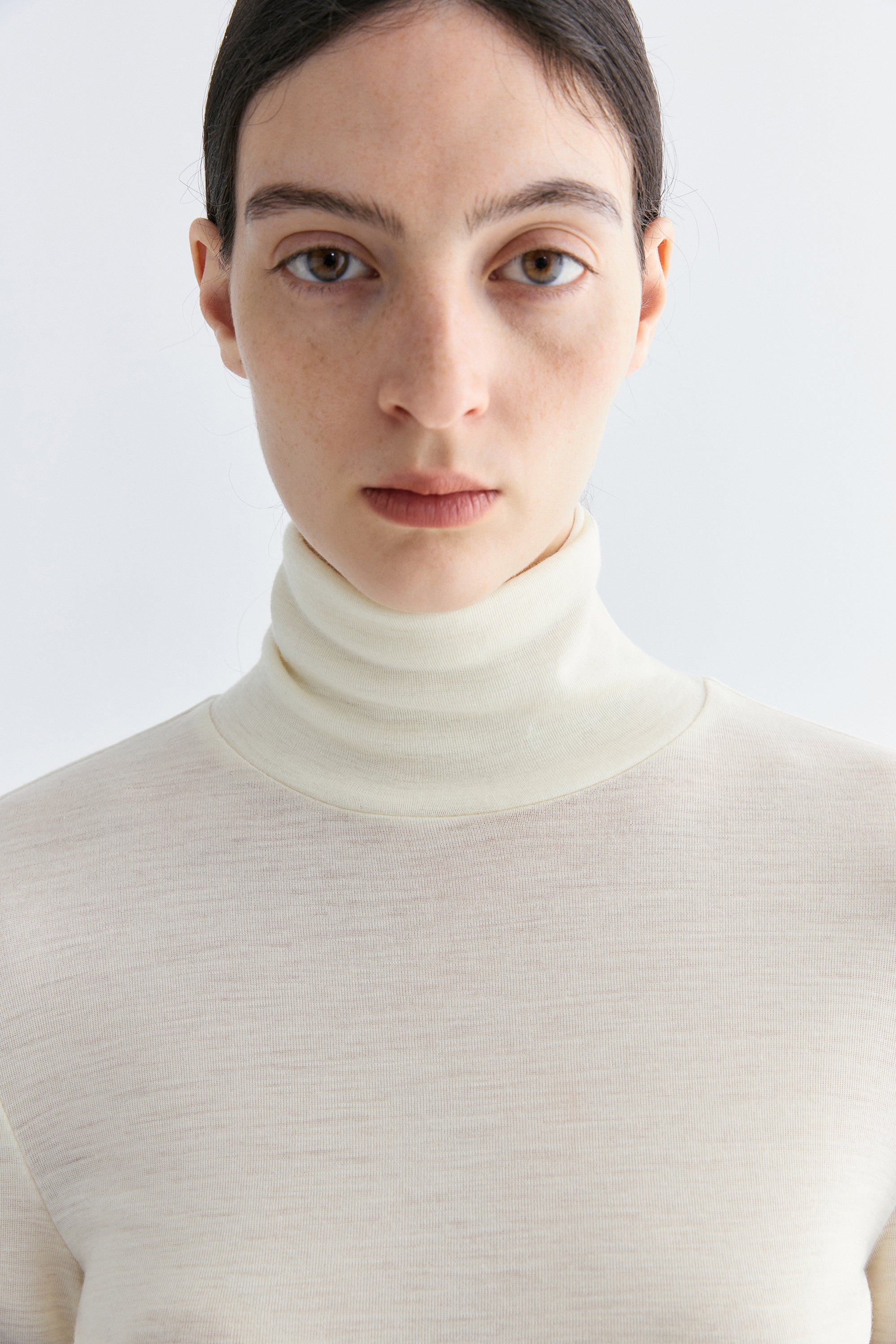 #color_off white