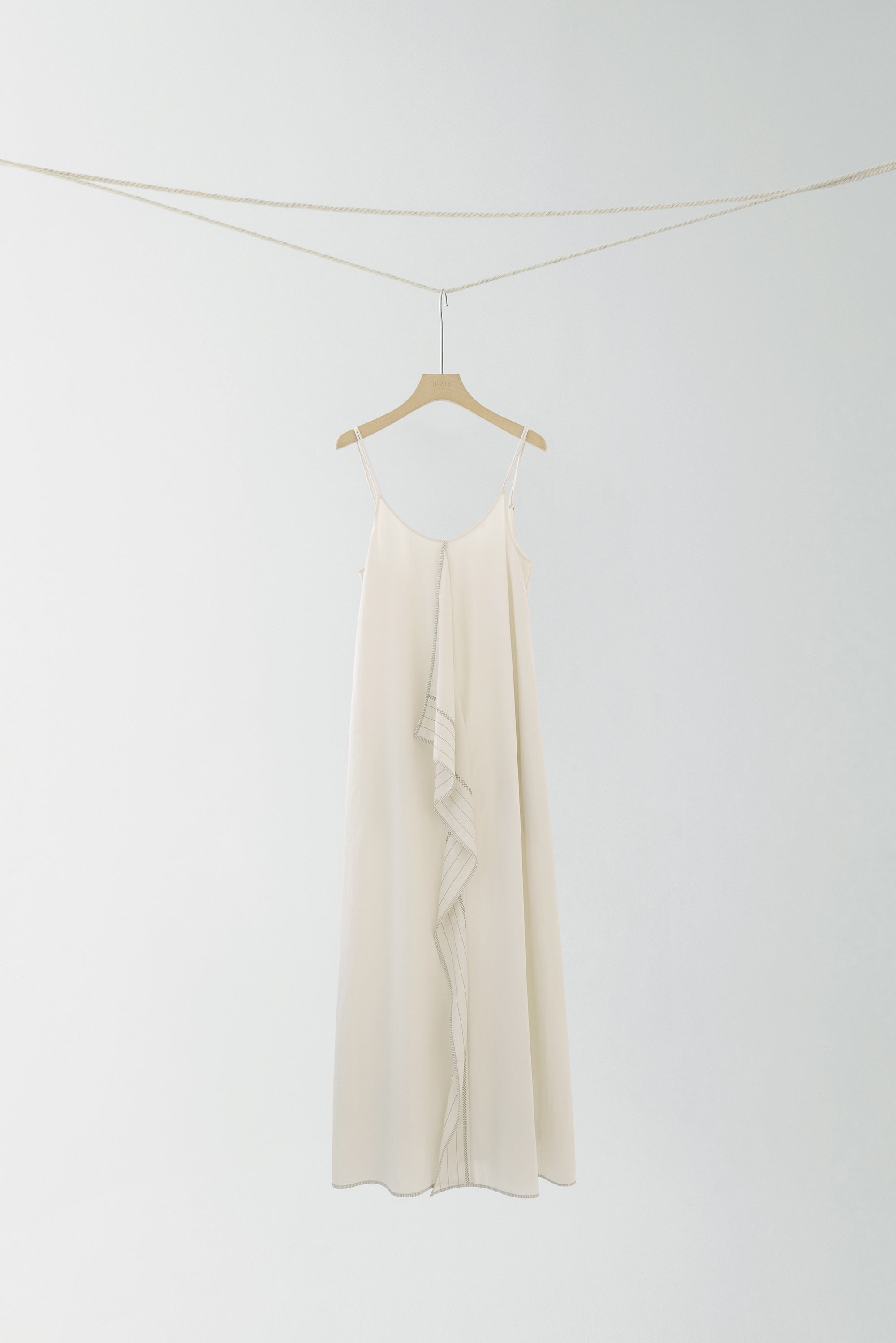 #color_off white
