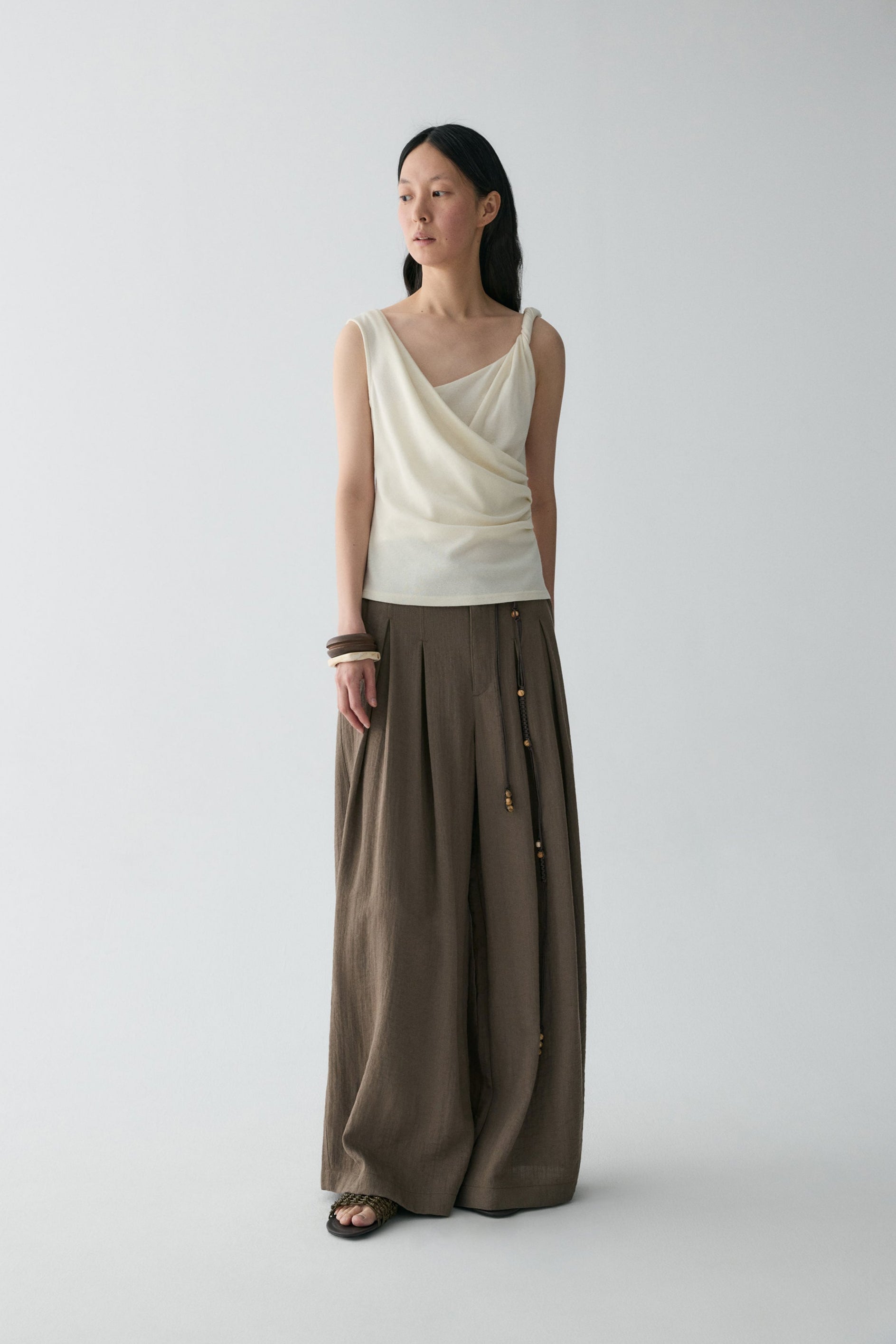 #color_off white