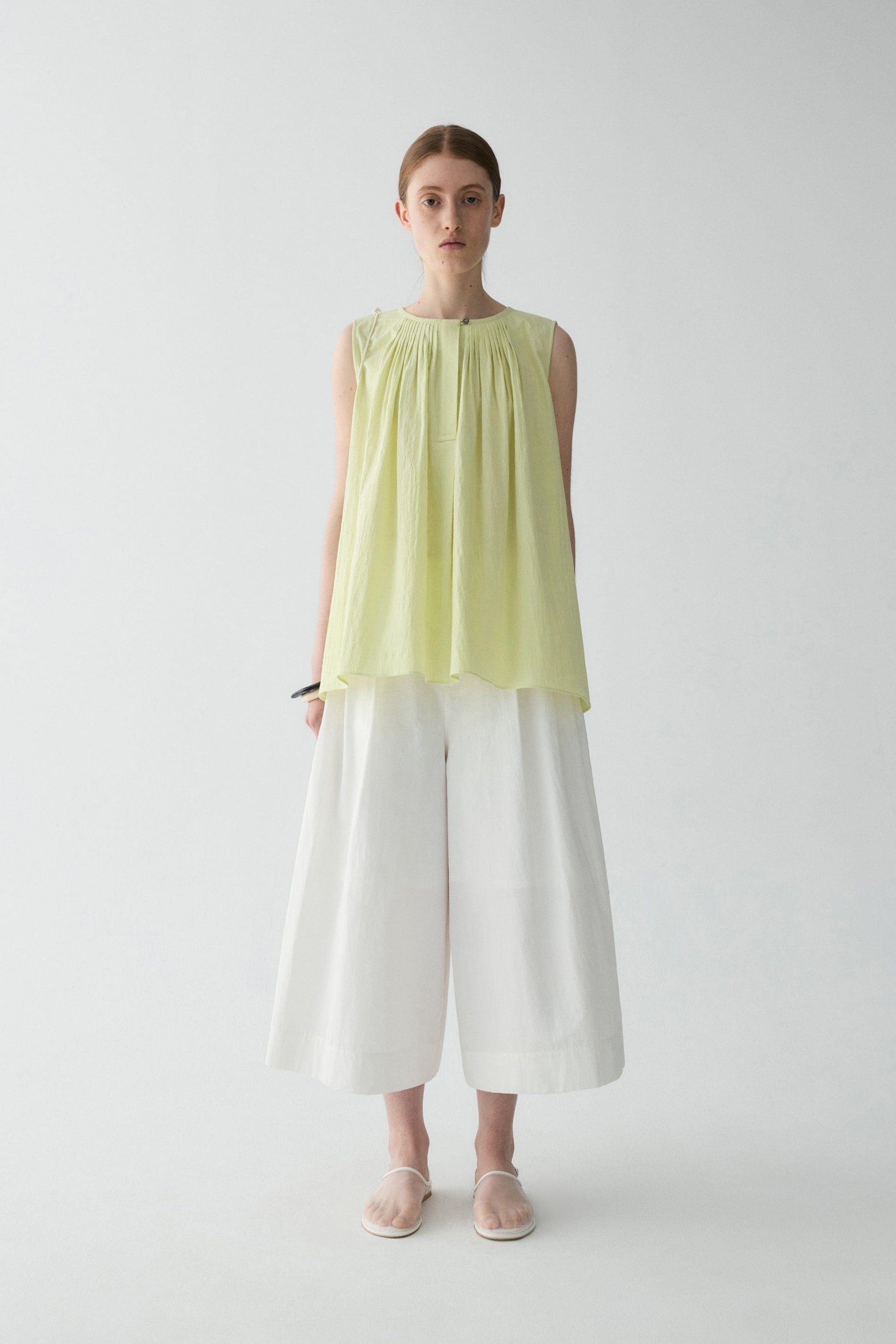 #color_Ivory