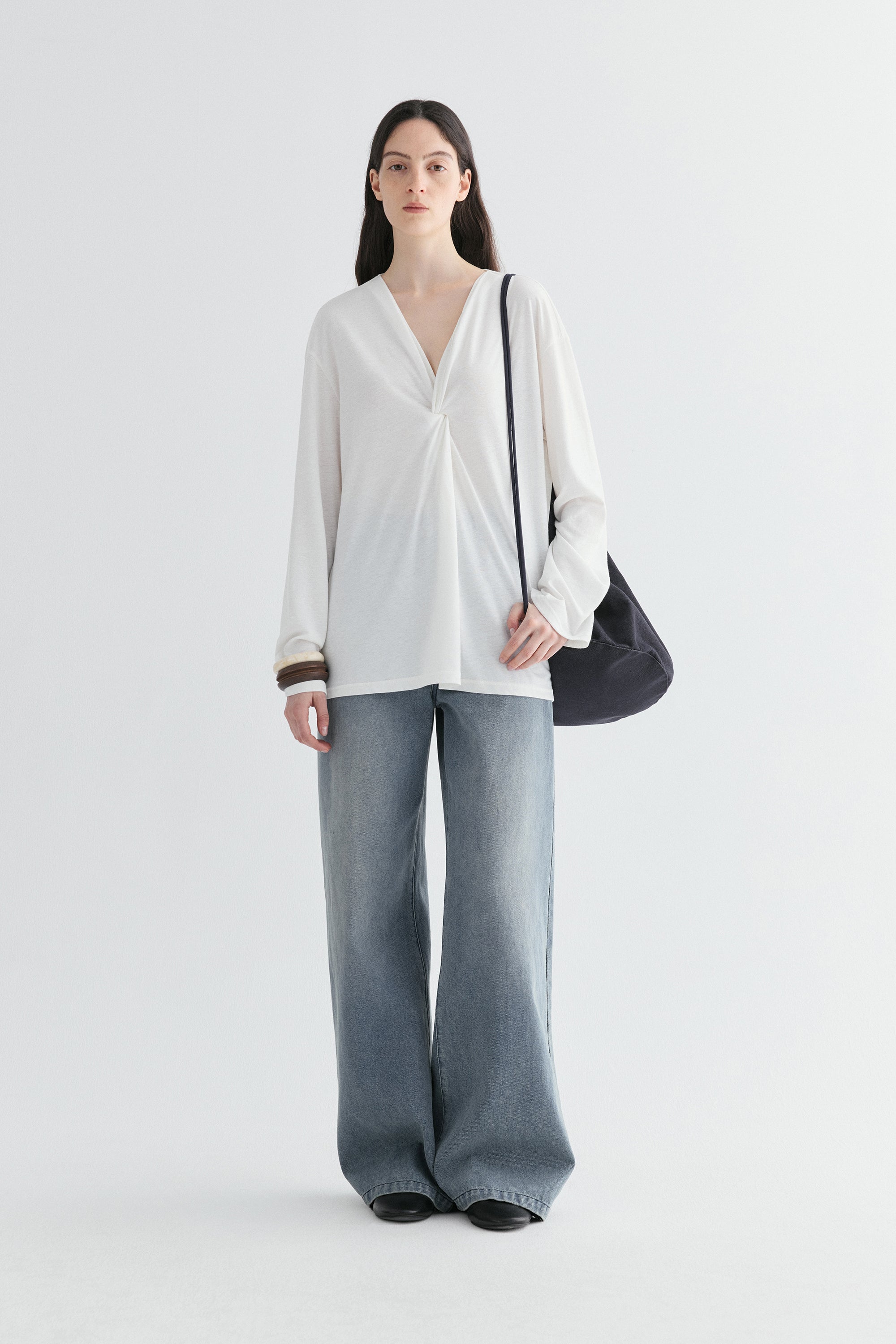 #color_off white