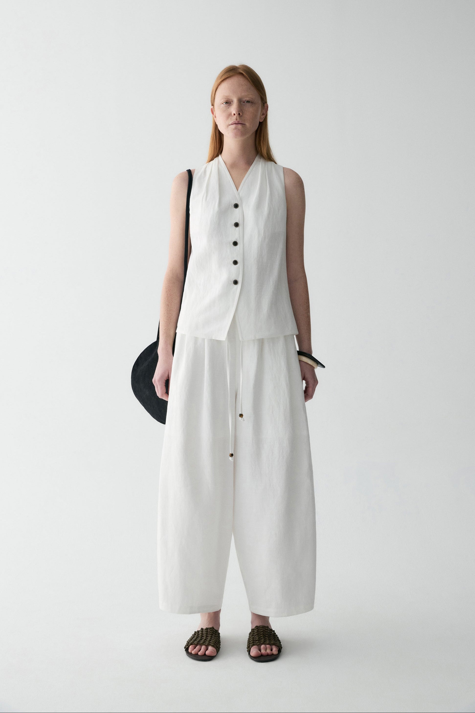 #color_off white