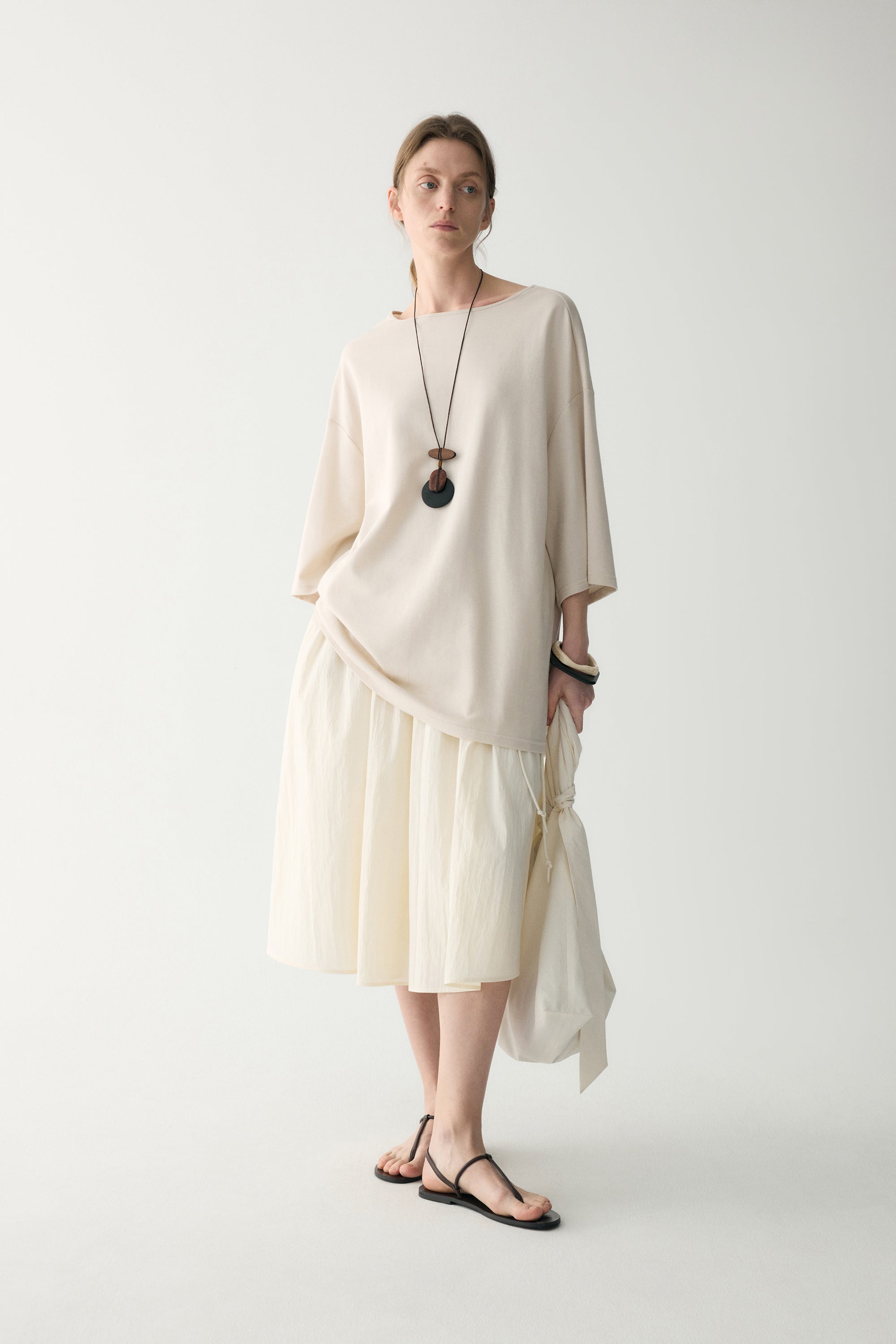 #color_cream white