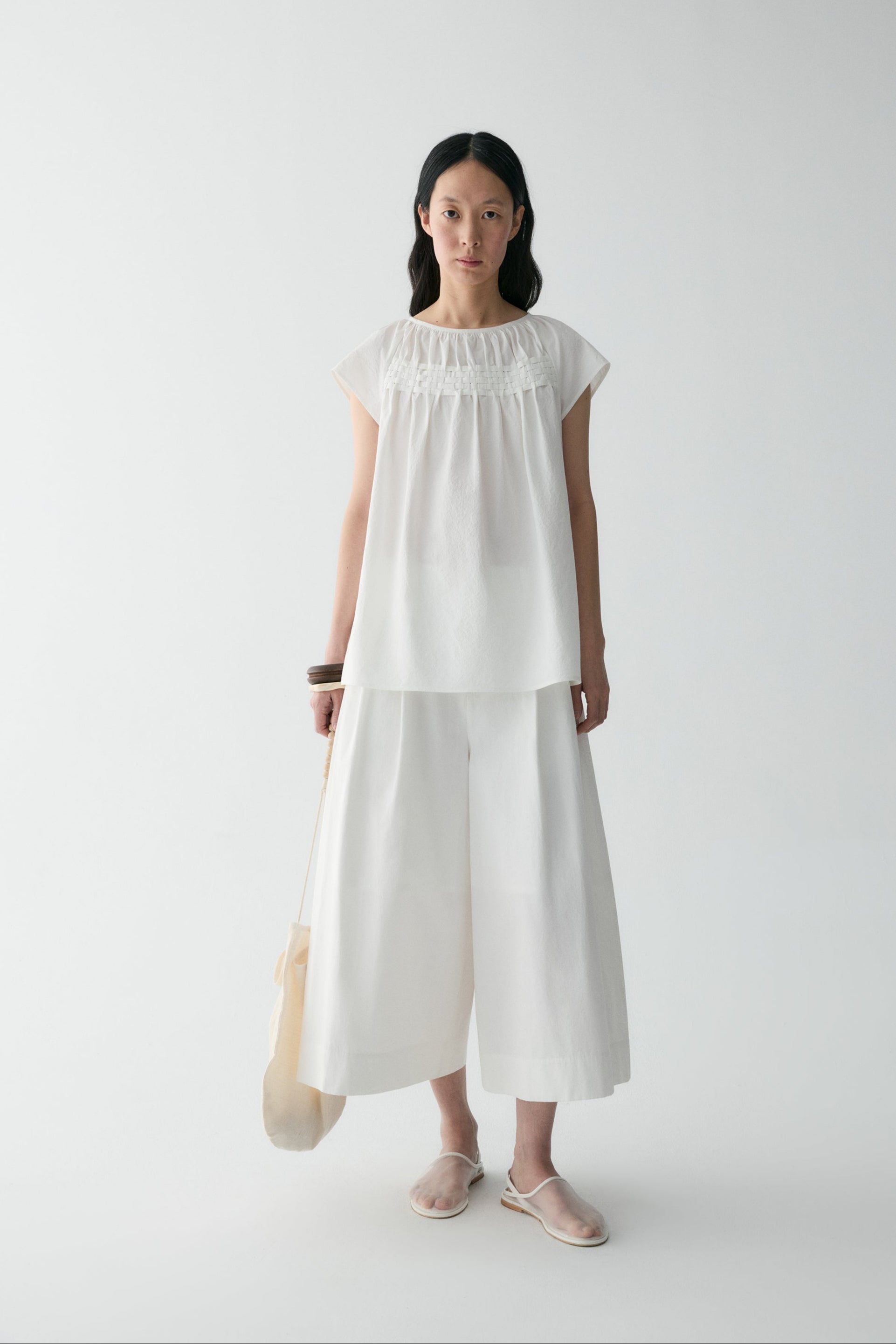 #color_off white