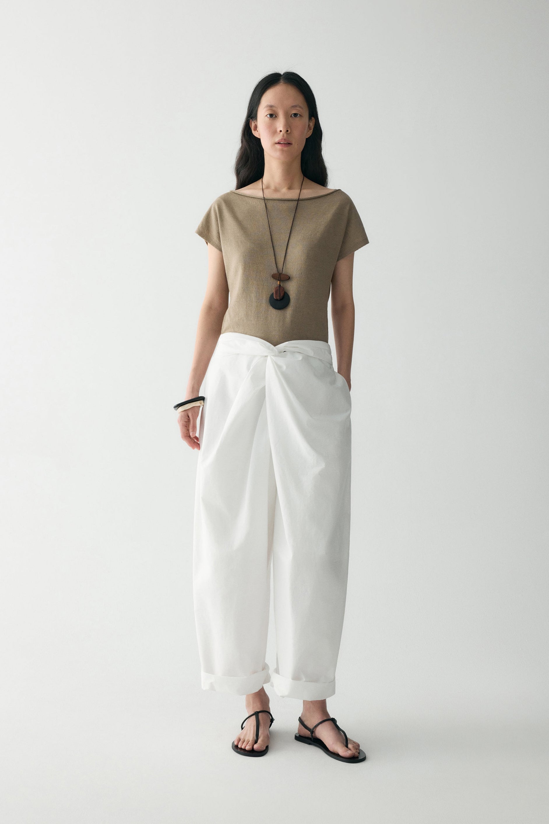 #color_off white