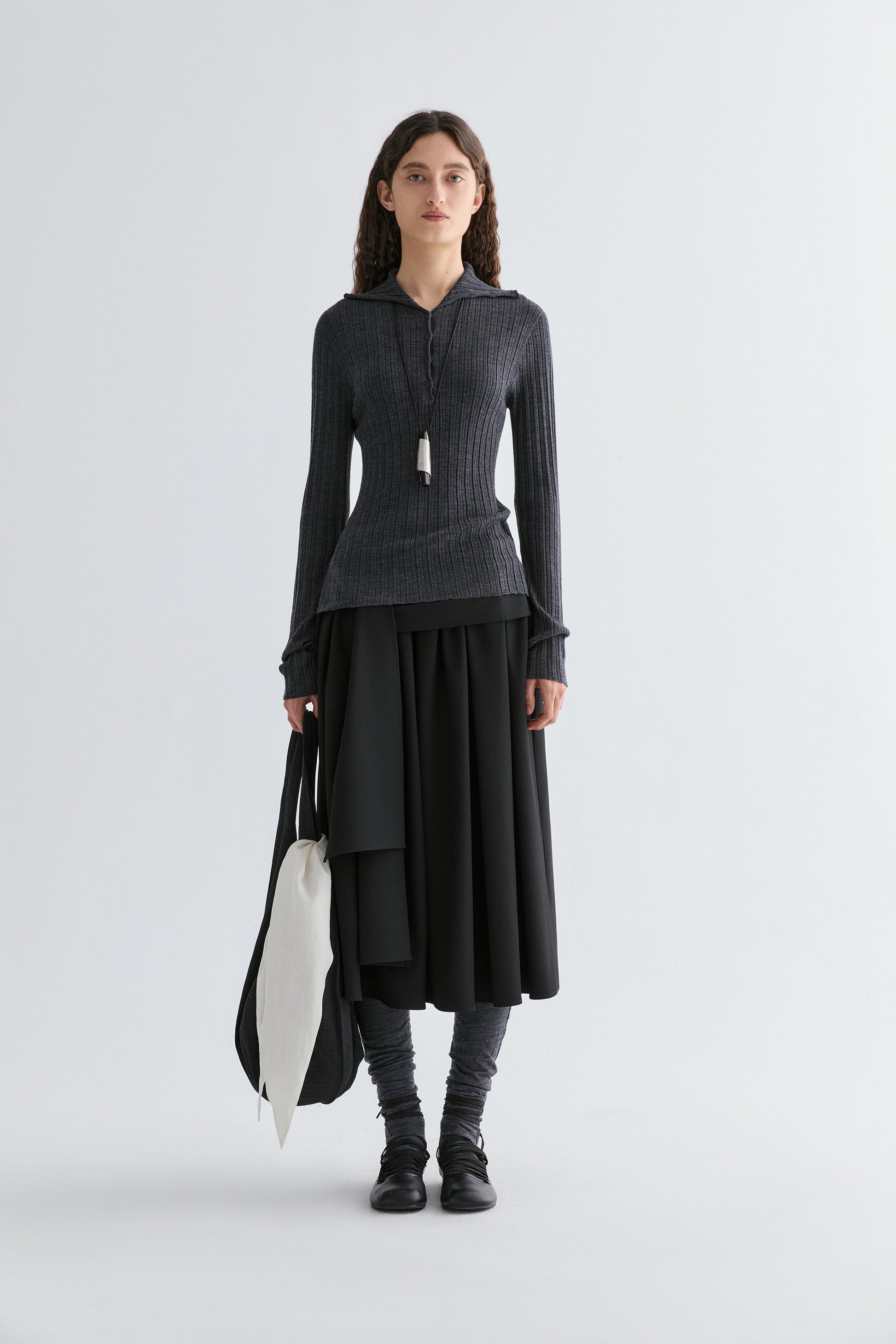 #color_black ash
