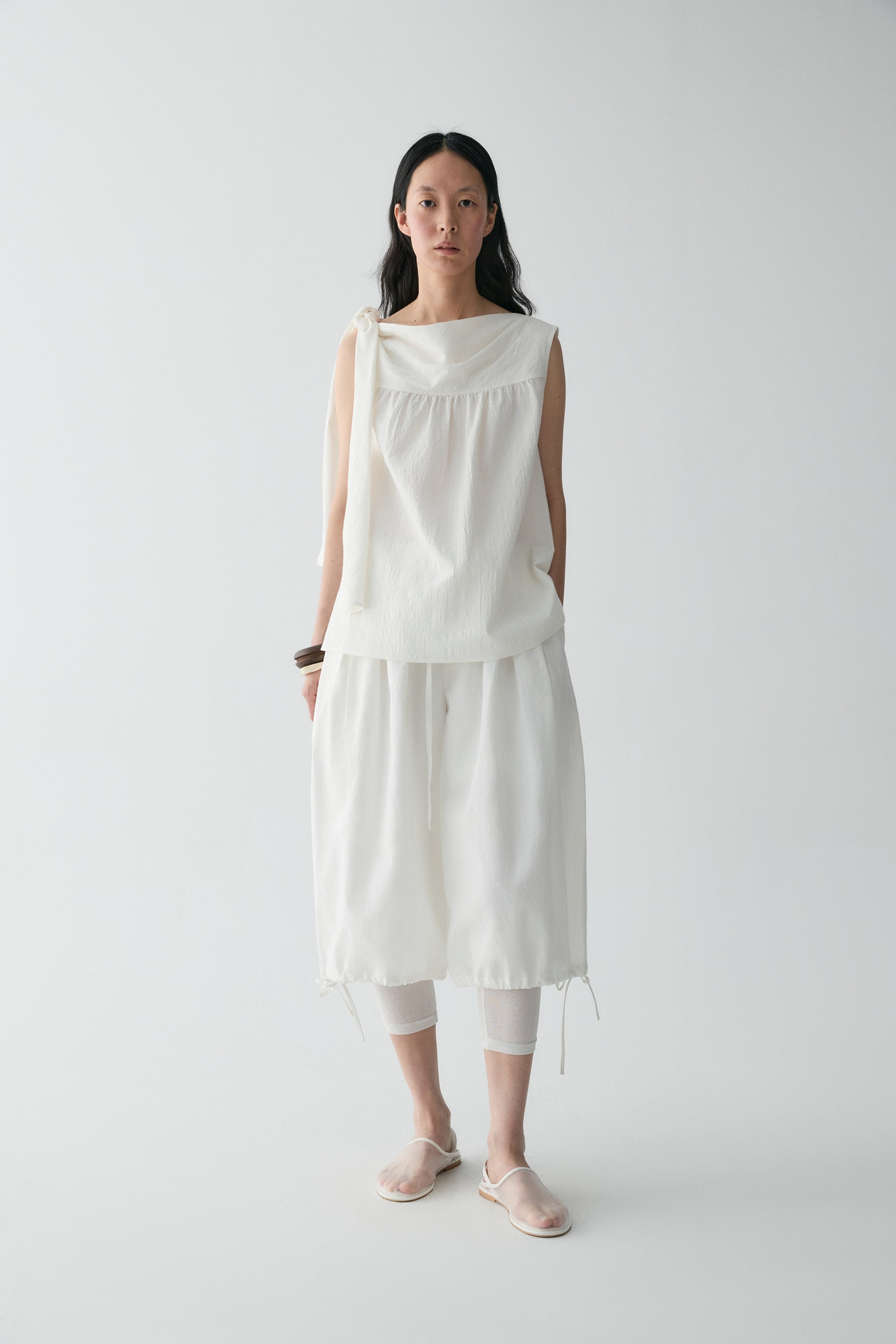 #color_off white