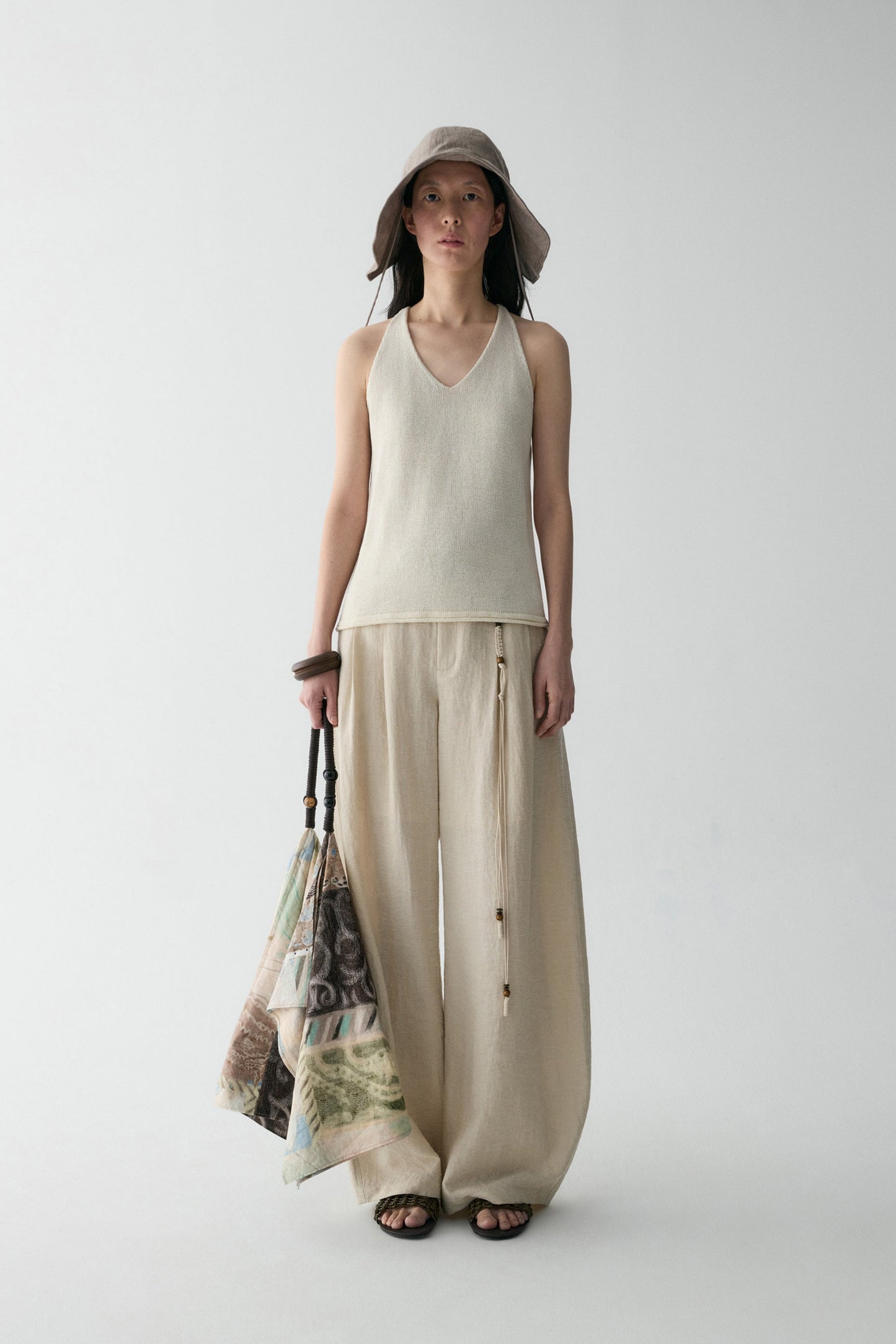 #color_off white