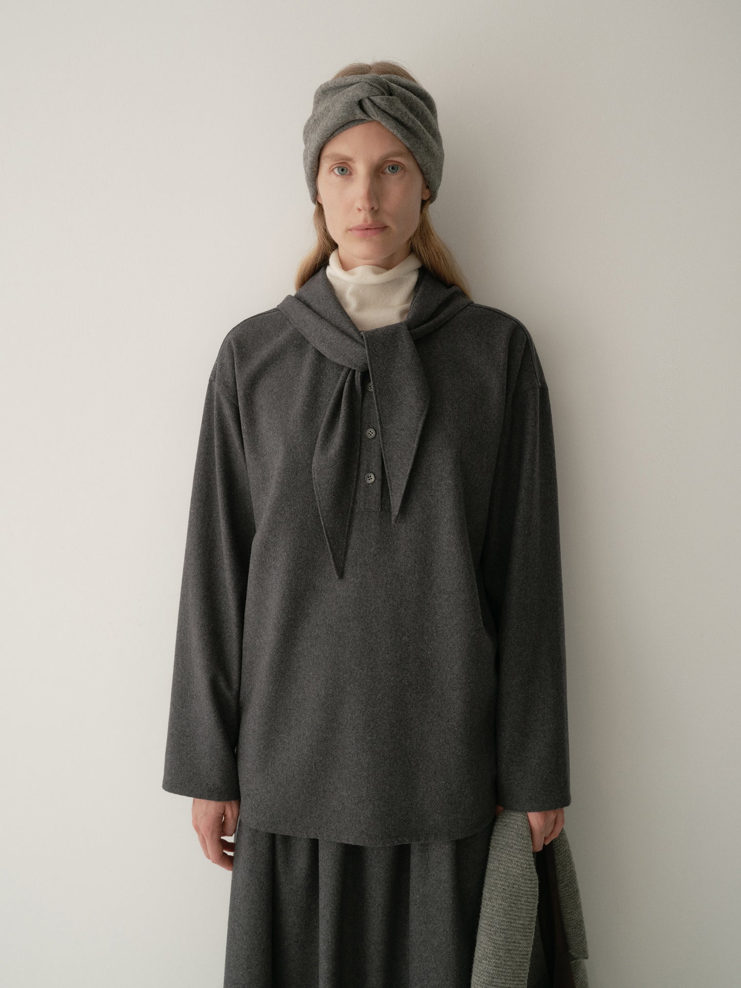 #color_mid gray