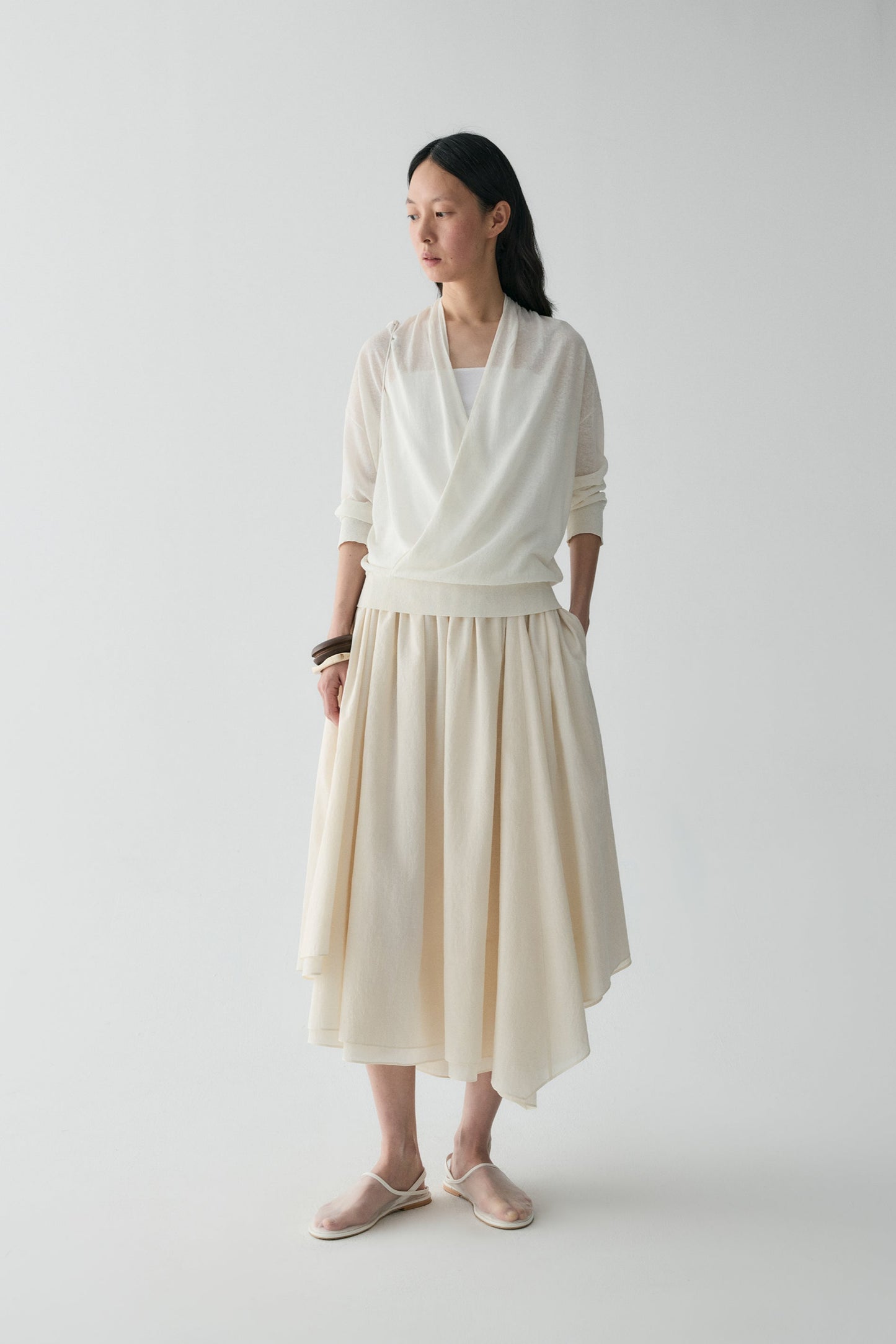 #color_cream white