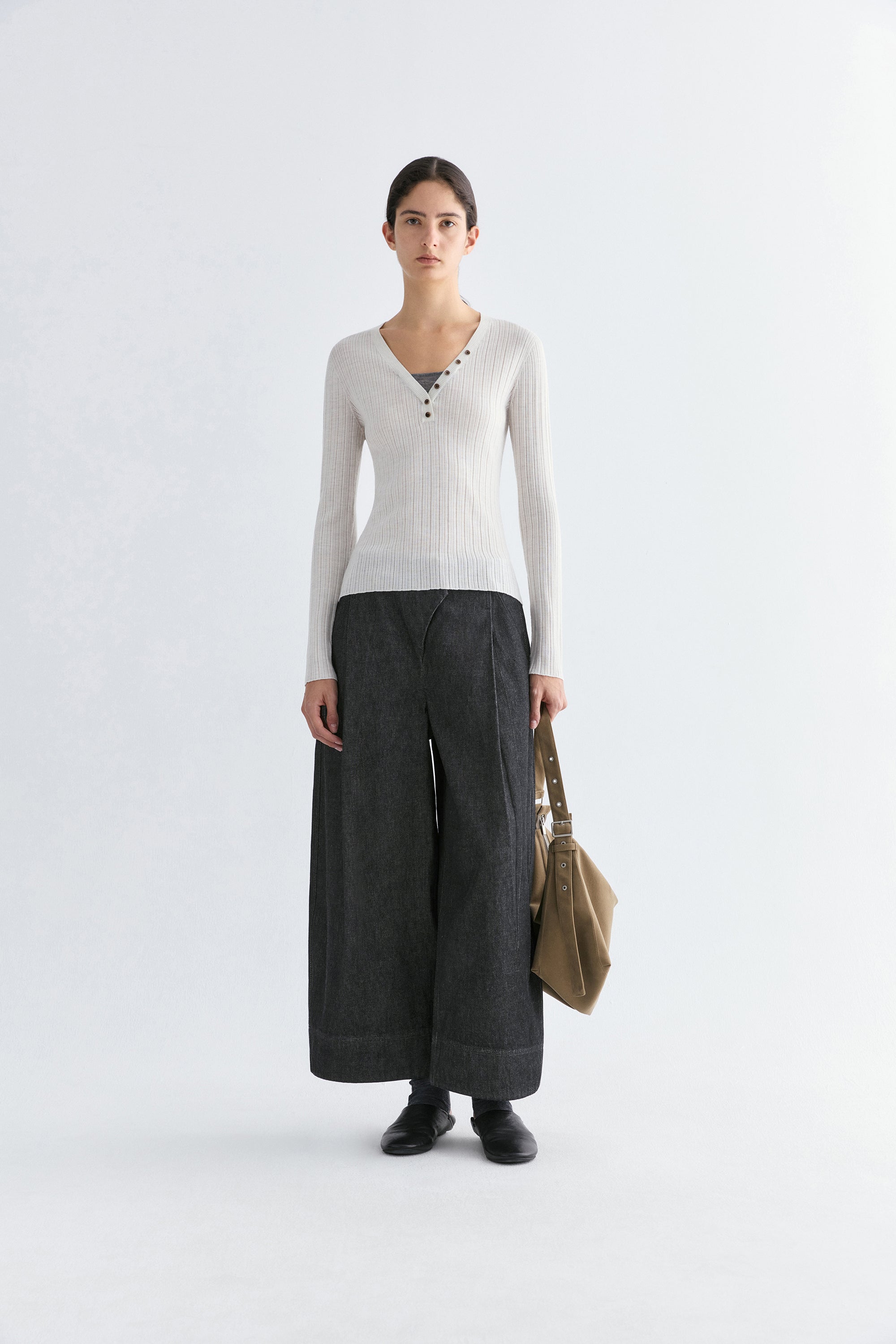 #color_off white