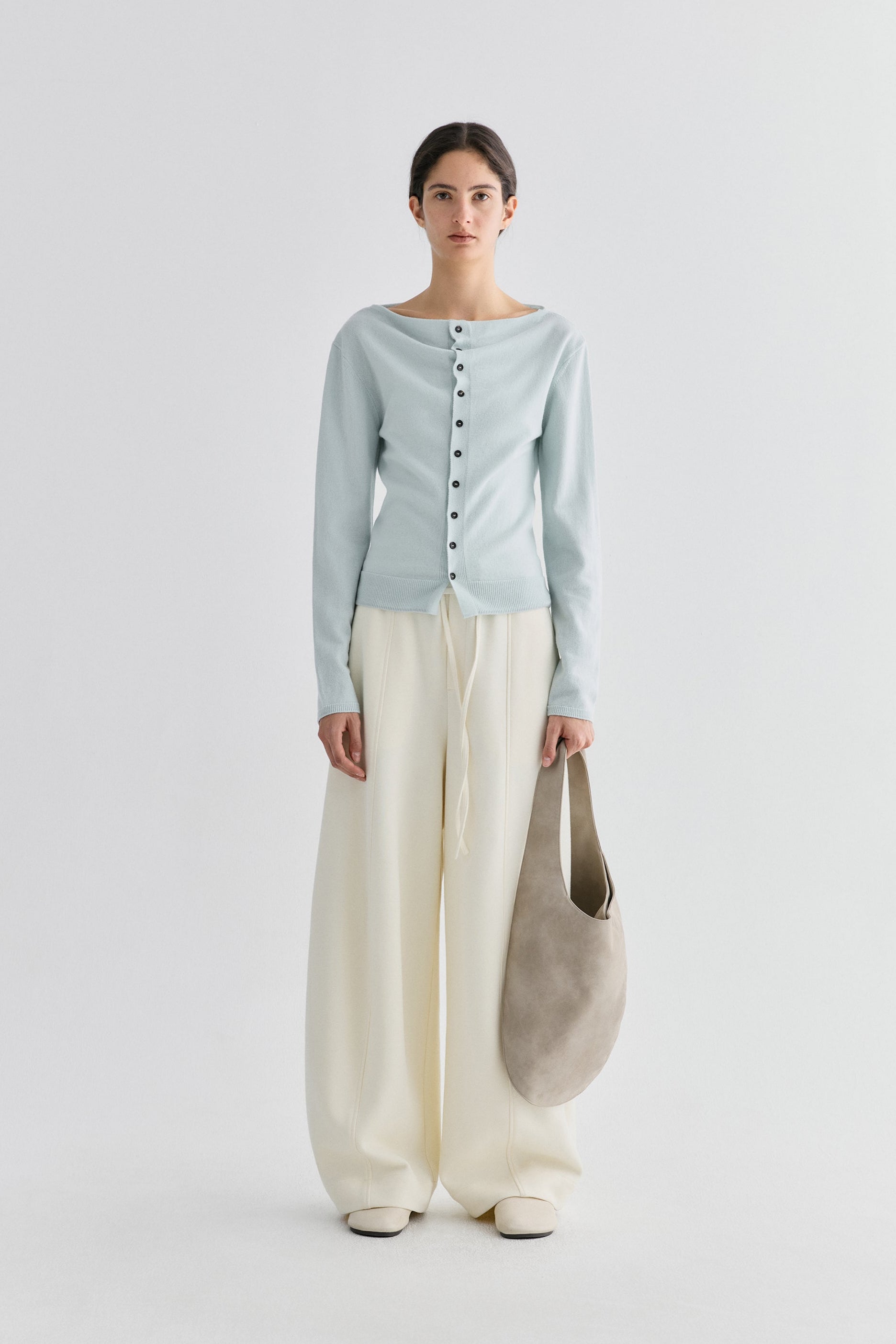 #color_off white