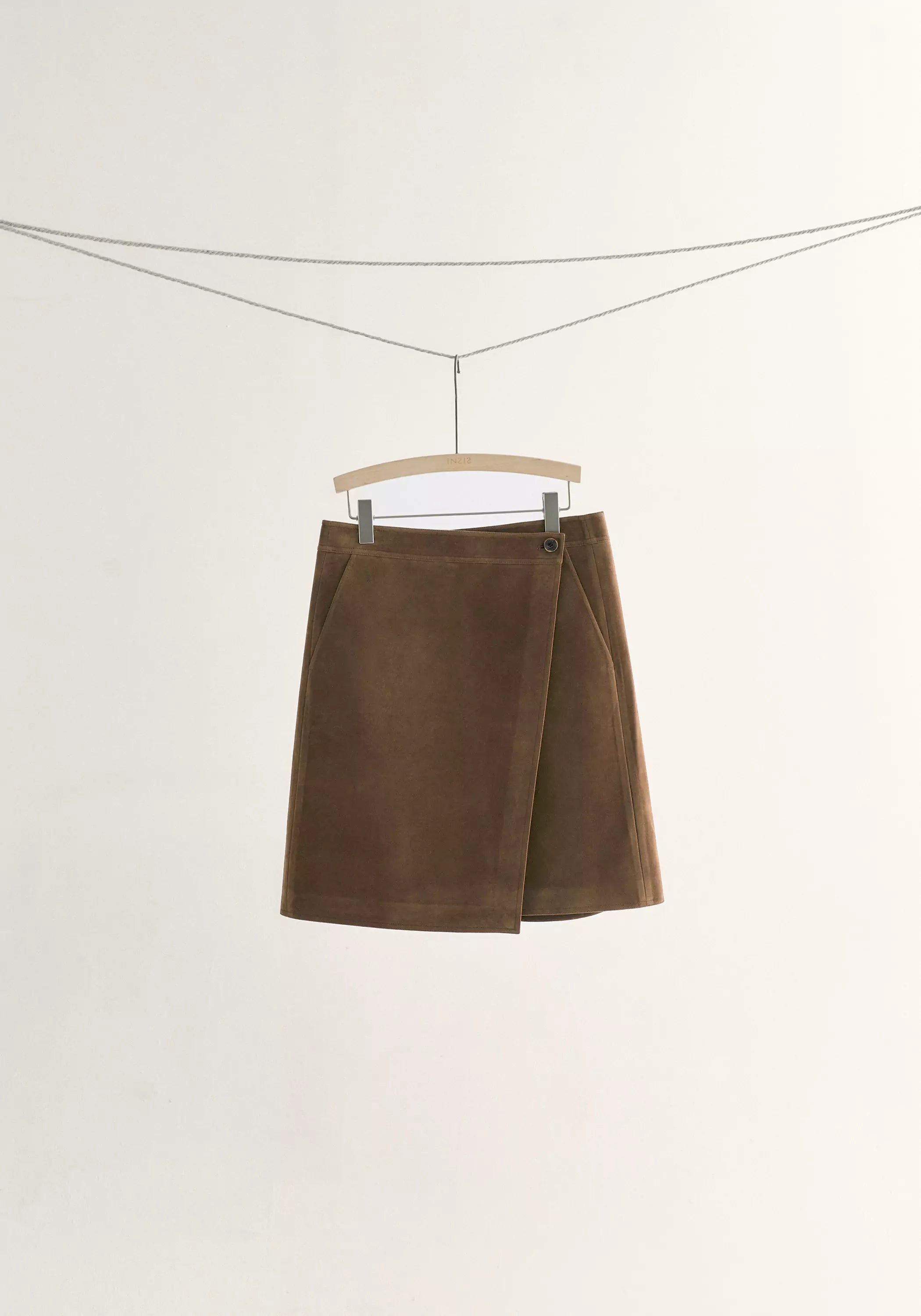 #color_light brown