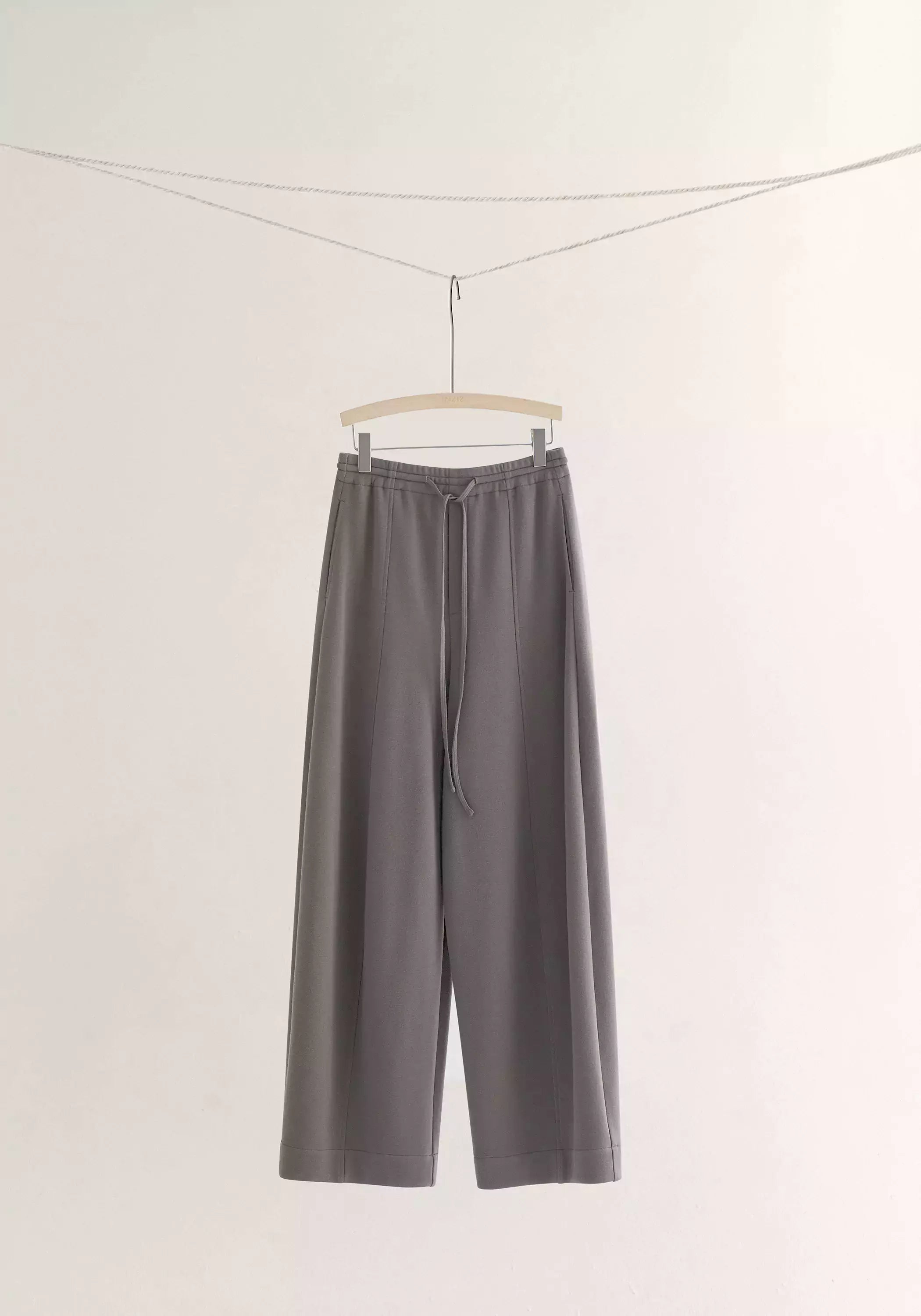 #color_mid gray