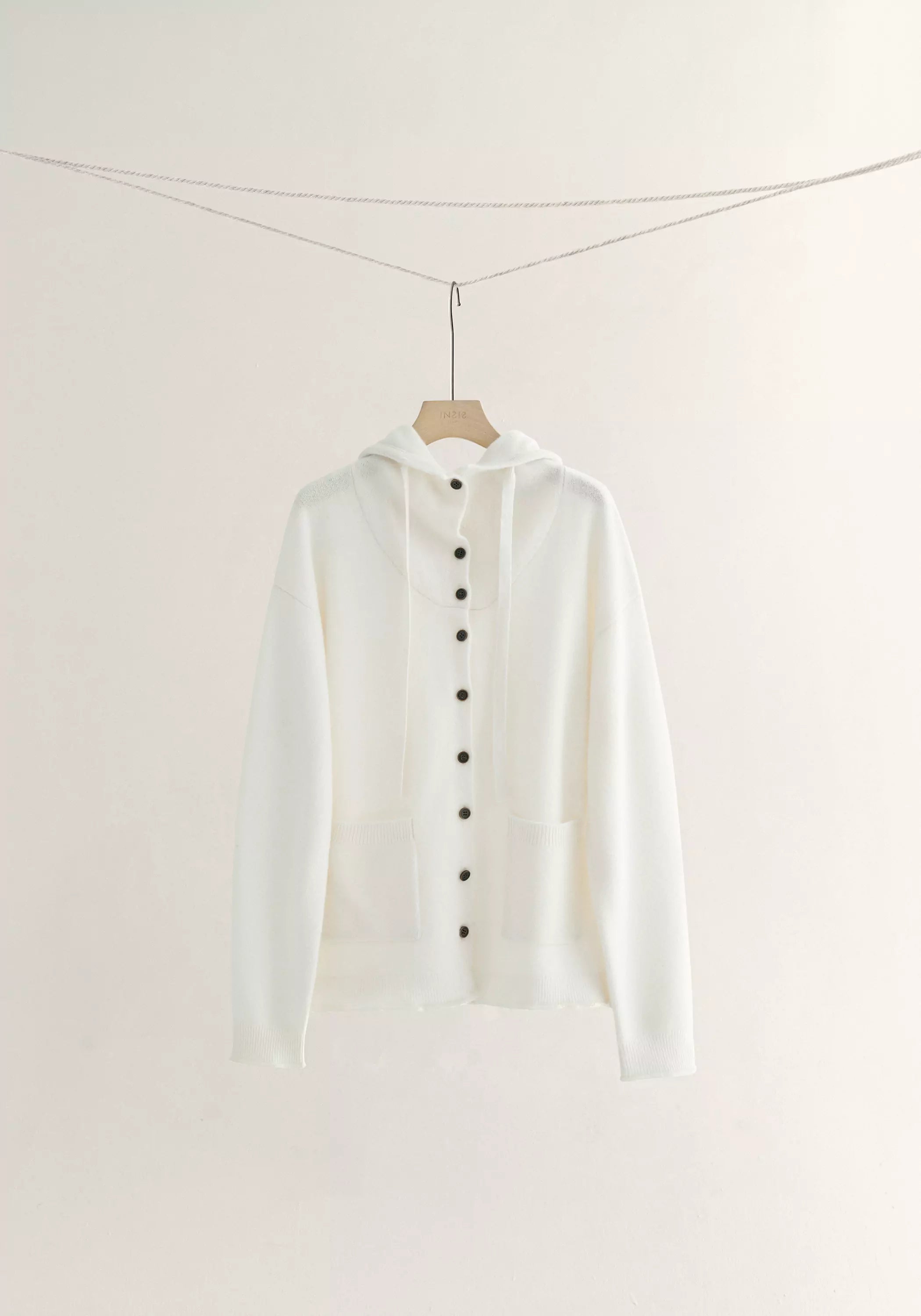 #color_cream white