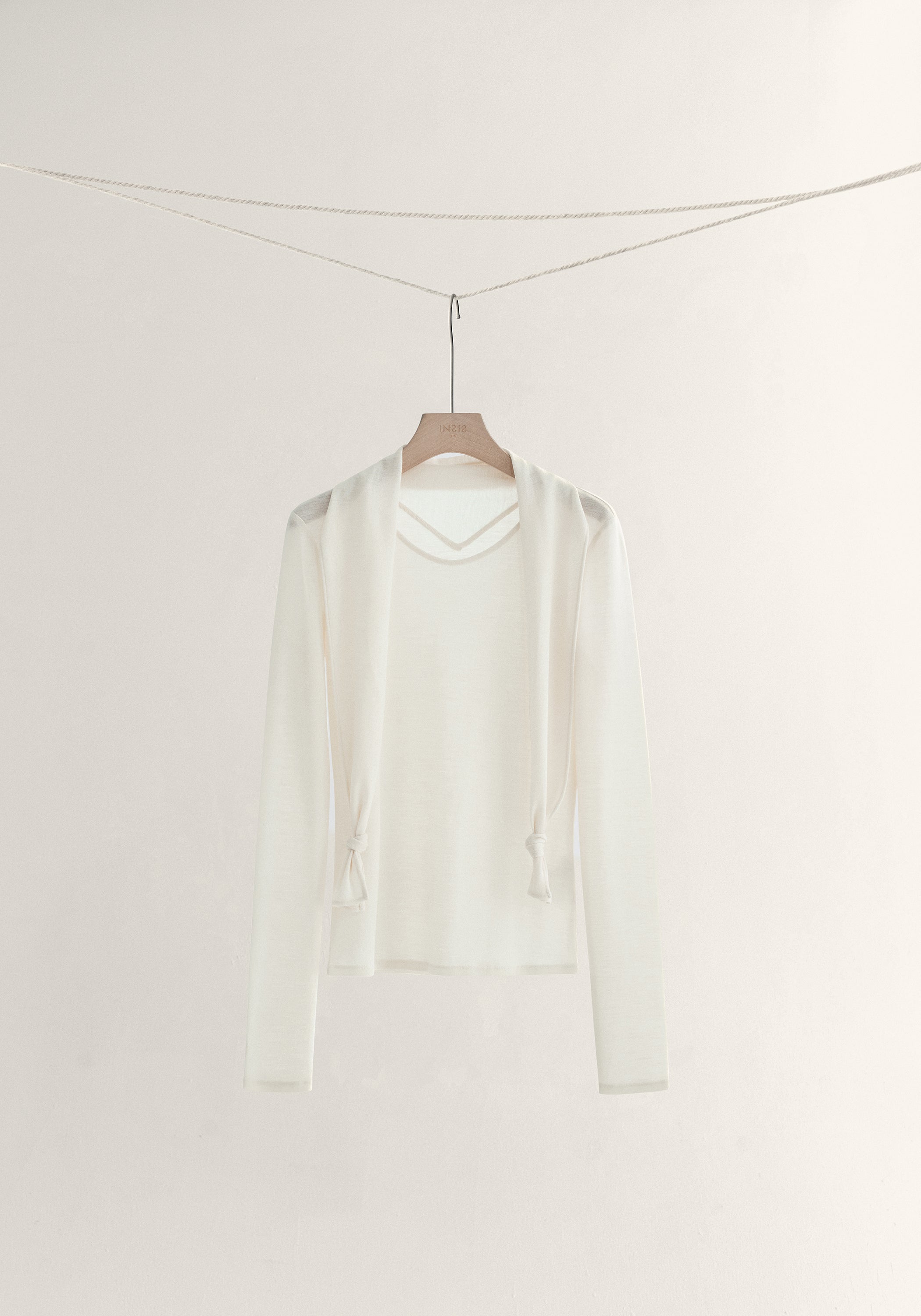 #color_off white