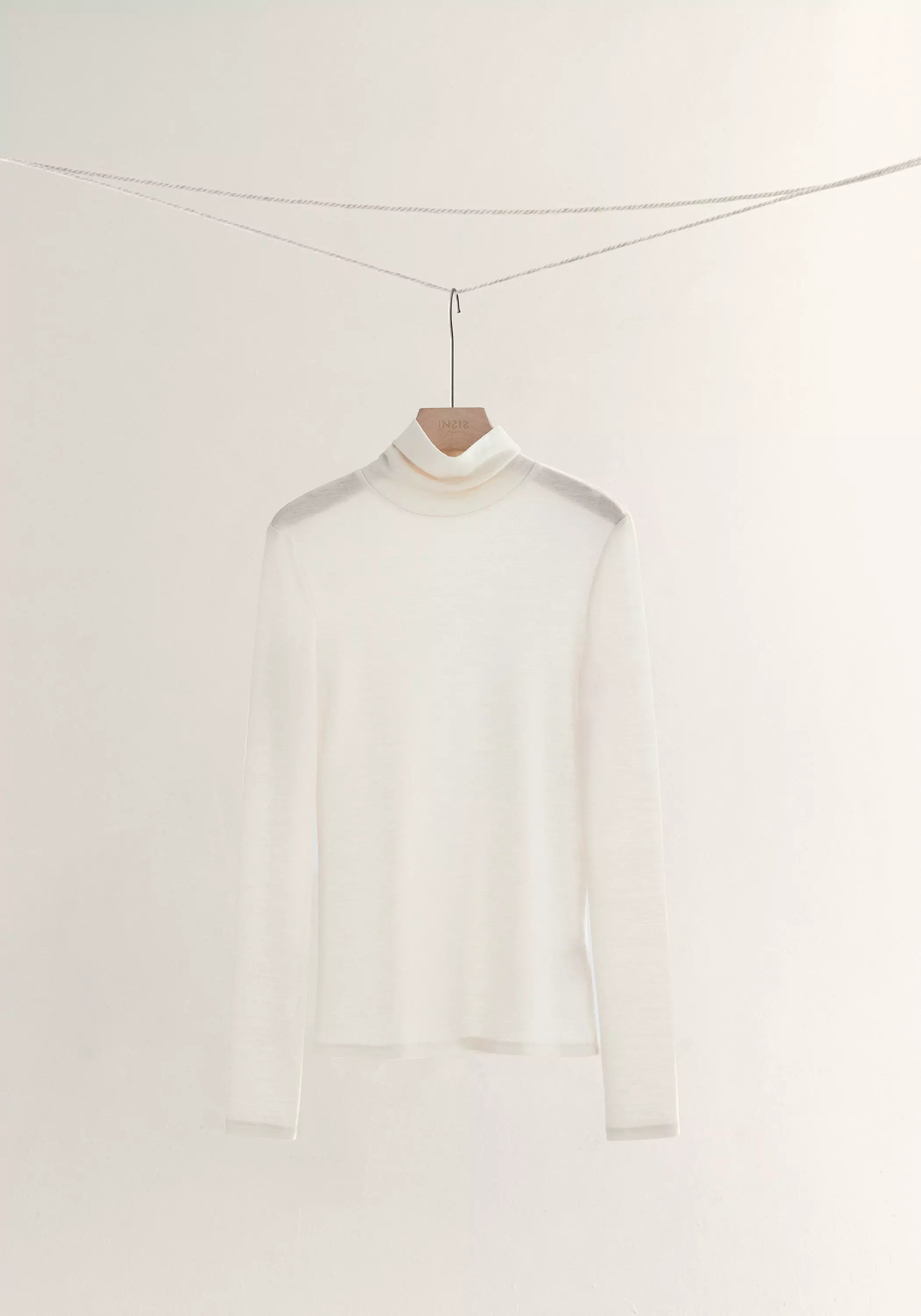 #color_off white